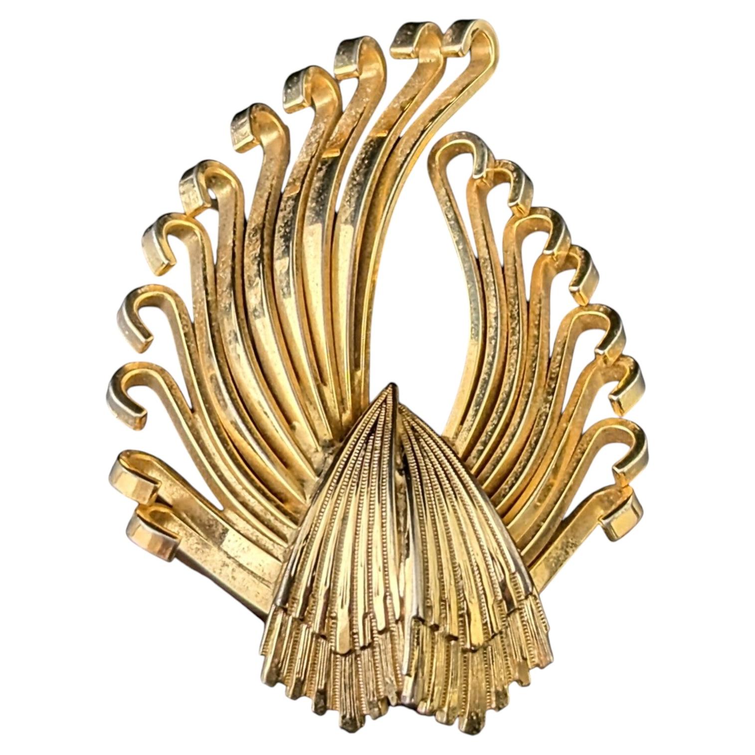 Vintage Kramer Gold Tone Metal Abstract Fan Brooch, Circa 1960s For Sale