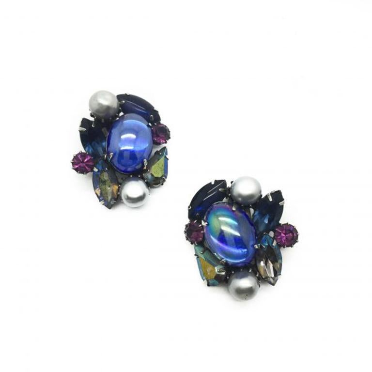 These stunning Kramer Vintage Earrings are laden with fabulous hand set blue hue crystals and grey pearl accents, all sitting splendidly in a gunmetal silver tone setting. Just stop and look at the incredible array of stones and crystals and