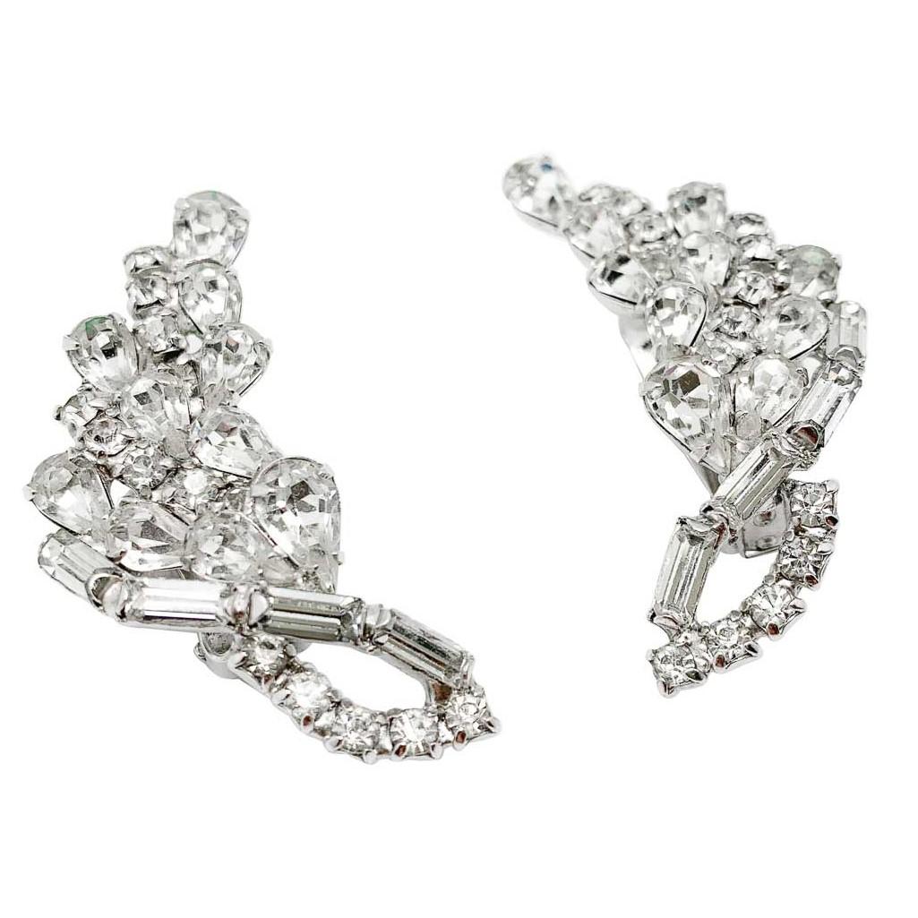 Superb vintage Kramer ear climber earrings. Originating in New York City, these earrings hail from one of the most significant costume jewellery houses in America during the mid century. Kramer were also makers for Christian Dior jewellery for a