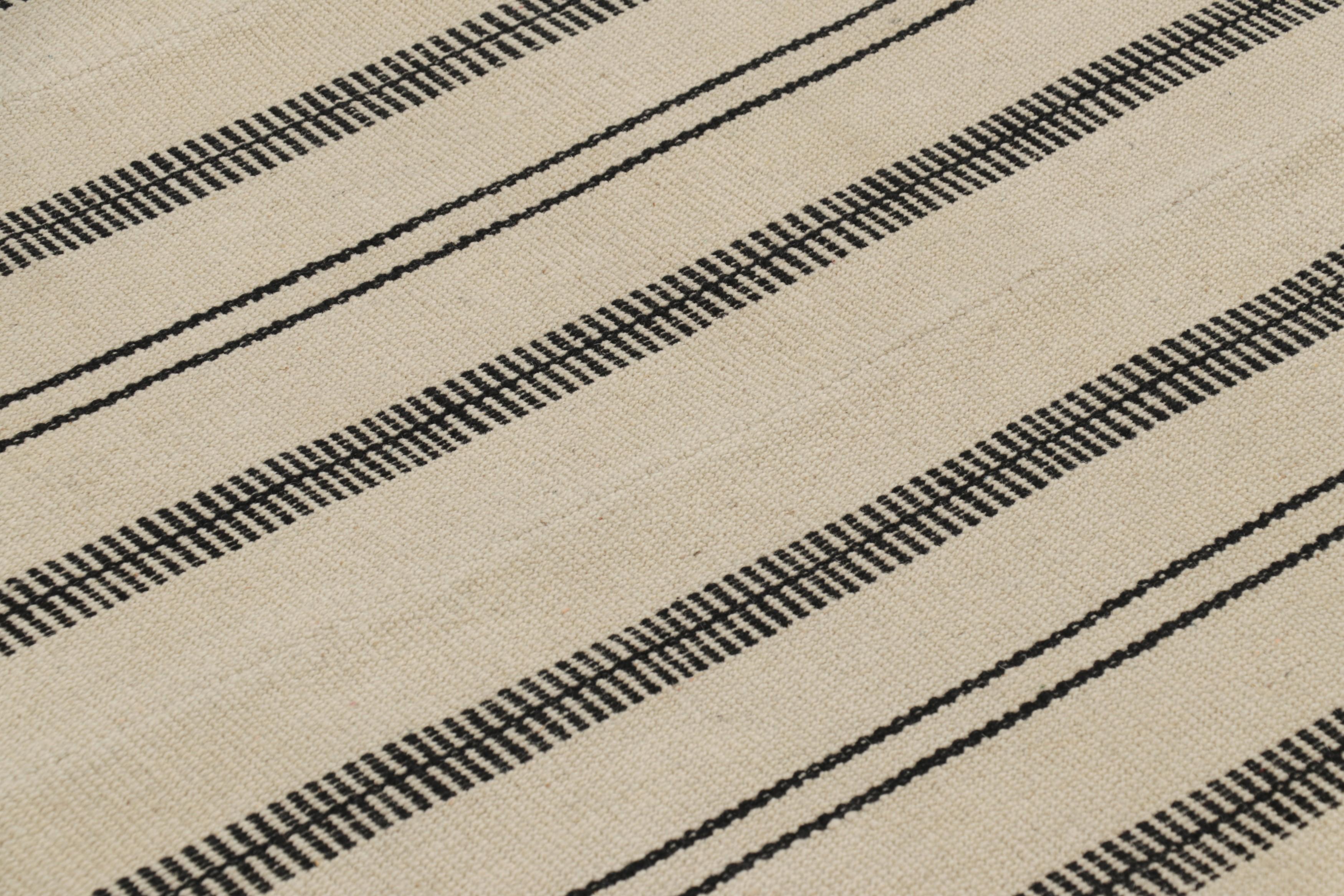 Milieu du XXe siècle Kilim persan Vintage Kurd Bidjar avec rayures taupe, noir et crème - Rug & Kilim en vente