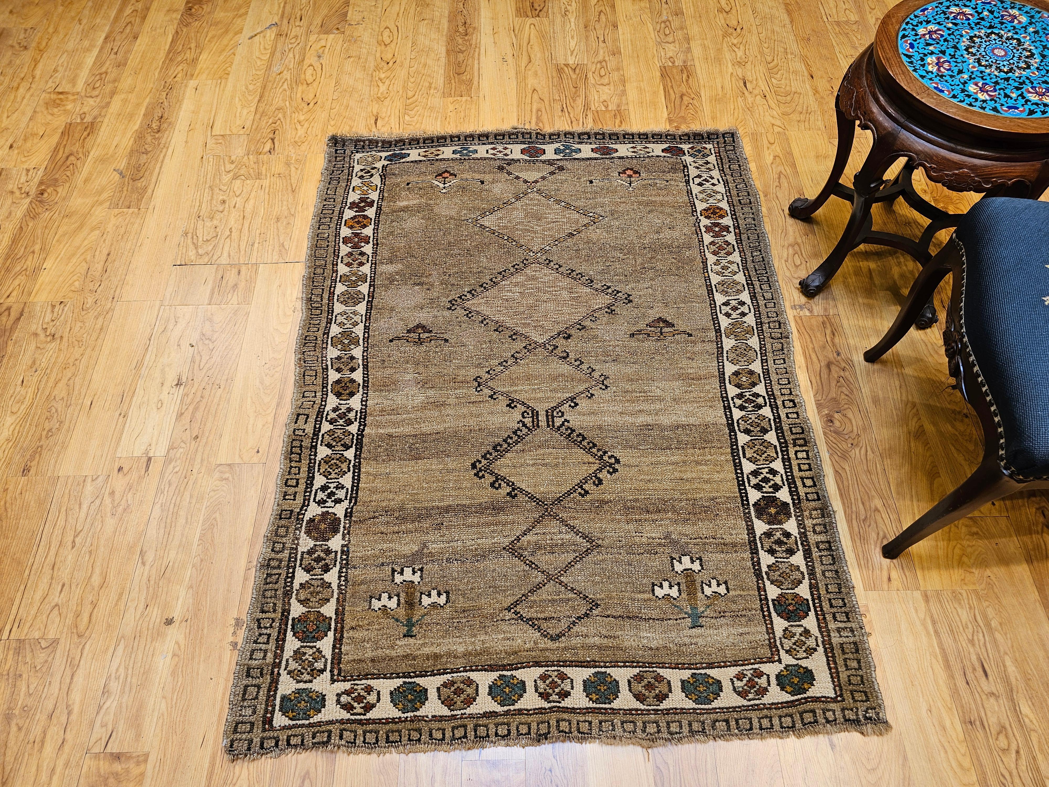 Alfombra kurda vintage Bidjar de diseño geométrico en tonos tierra en venta 5