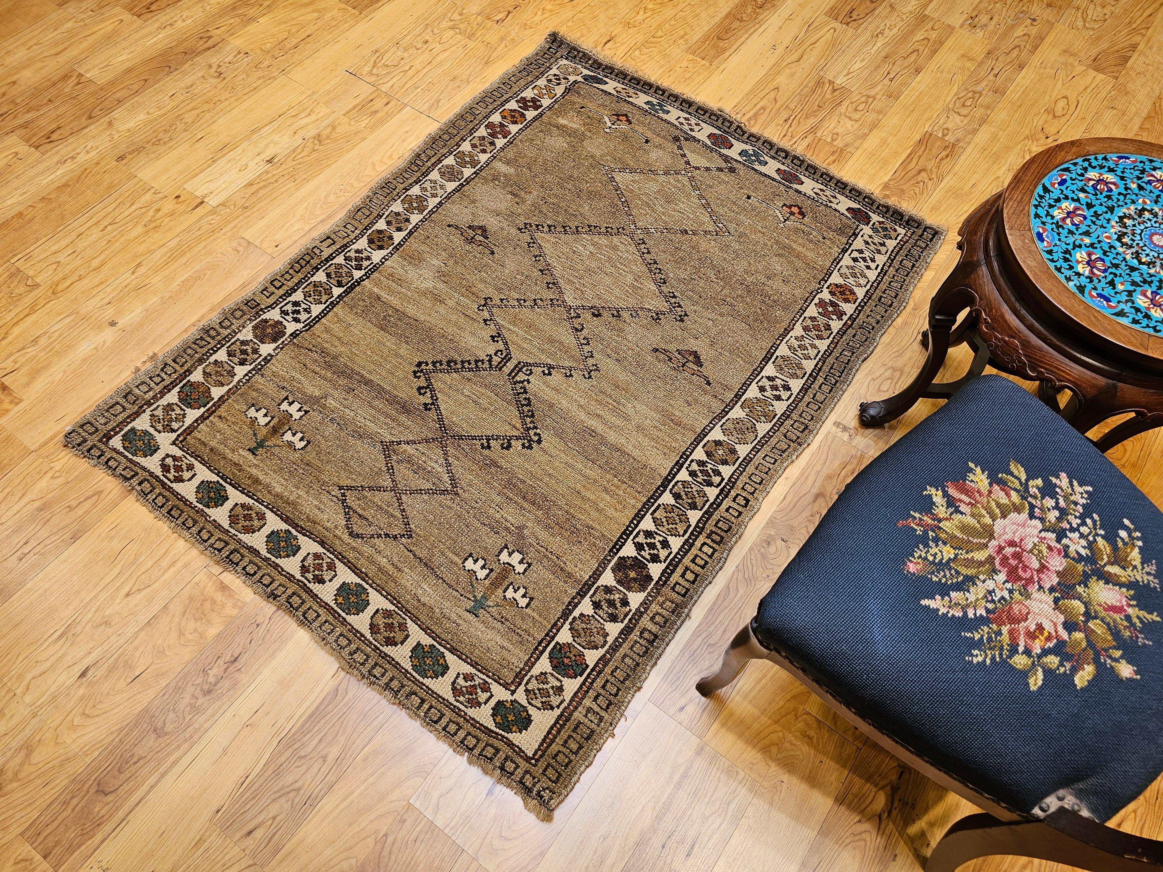 Alfombra kurda vintage Bidjar de diseño geométrico en tonos tierra en venta 6