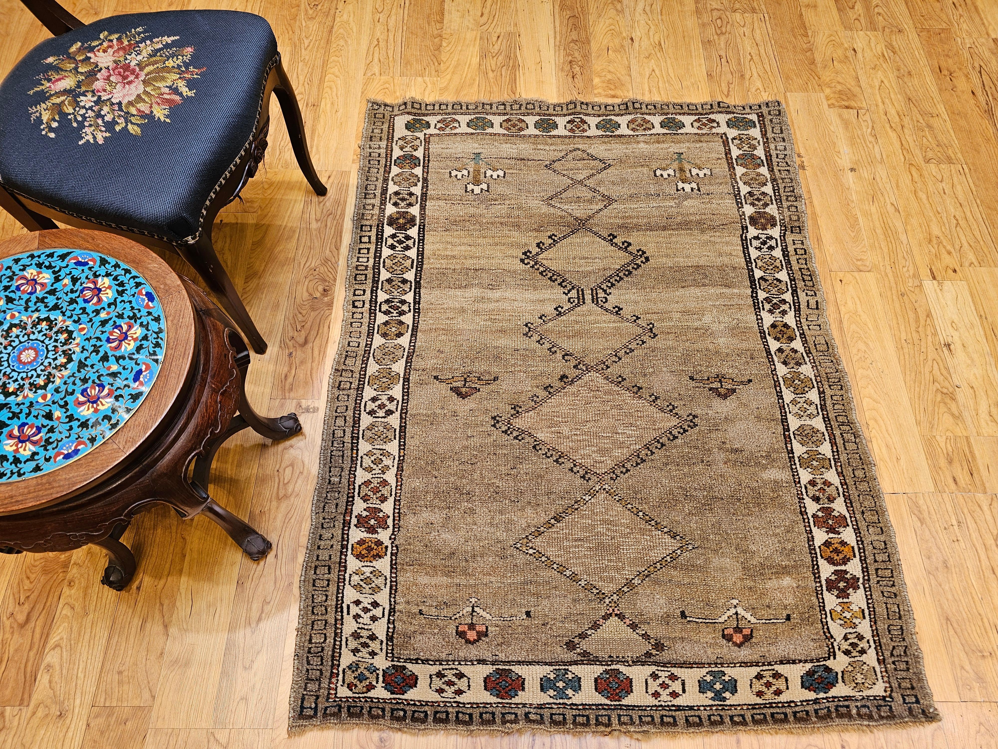 Alfombra kurda vintage Bidjar de diseño geométrico en tonos tierra en venta 9