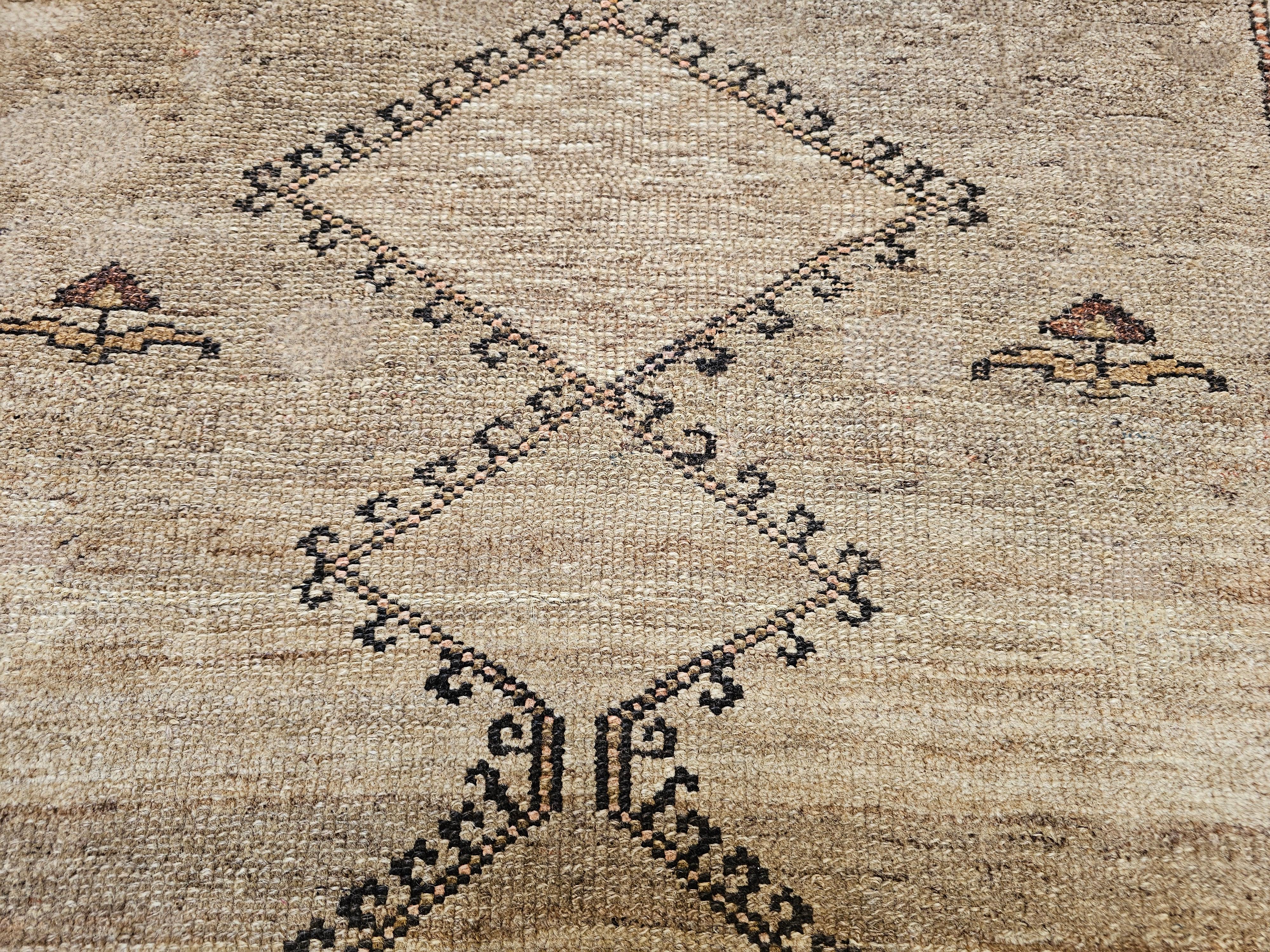 Alfombra kurda vintage Bidjar de diseño geométrico en tonos tierra en venta 1