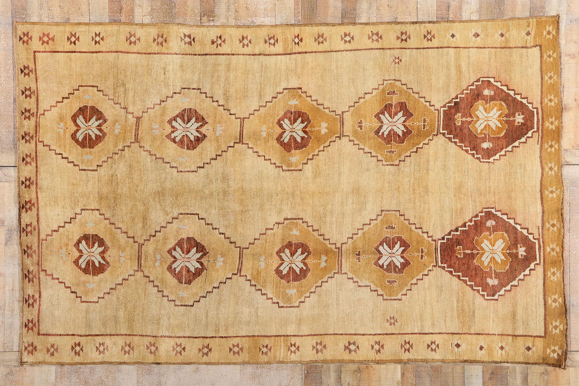 Alfombra kurda turca de Kars de 1950 con estilo moderno en venta 9