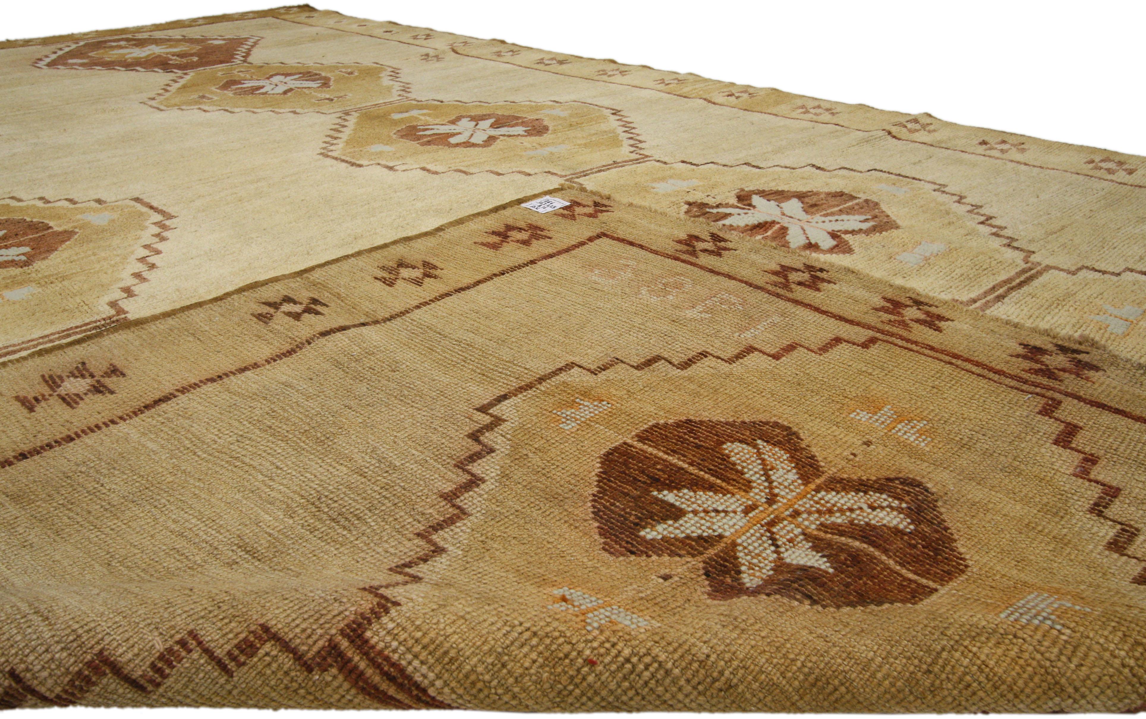 Alfombra kurda turca de Kars de 1950 con estilo moderno en venta 4