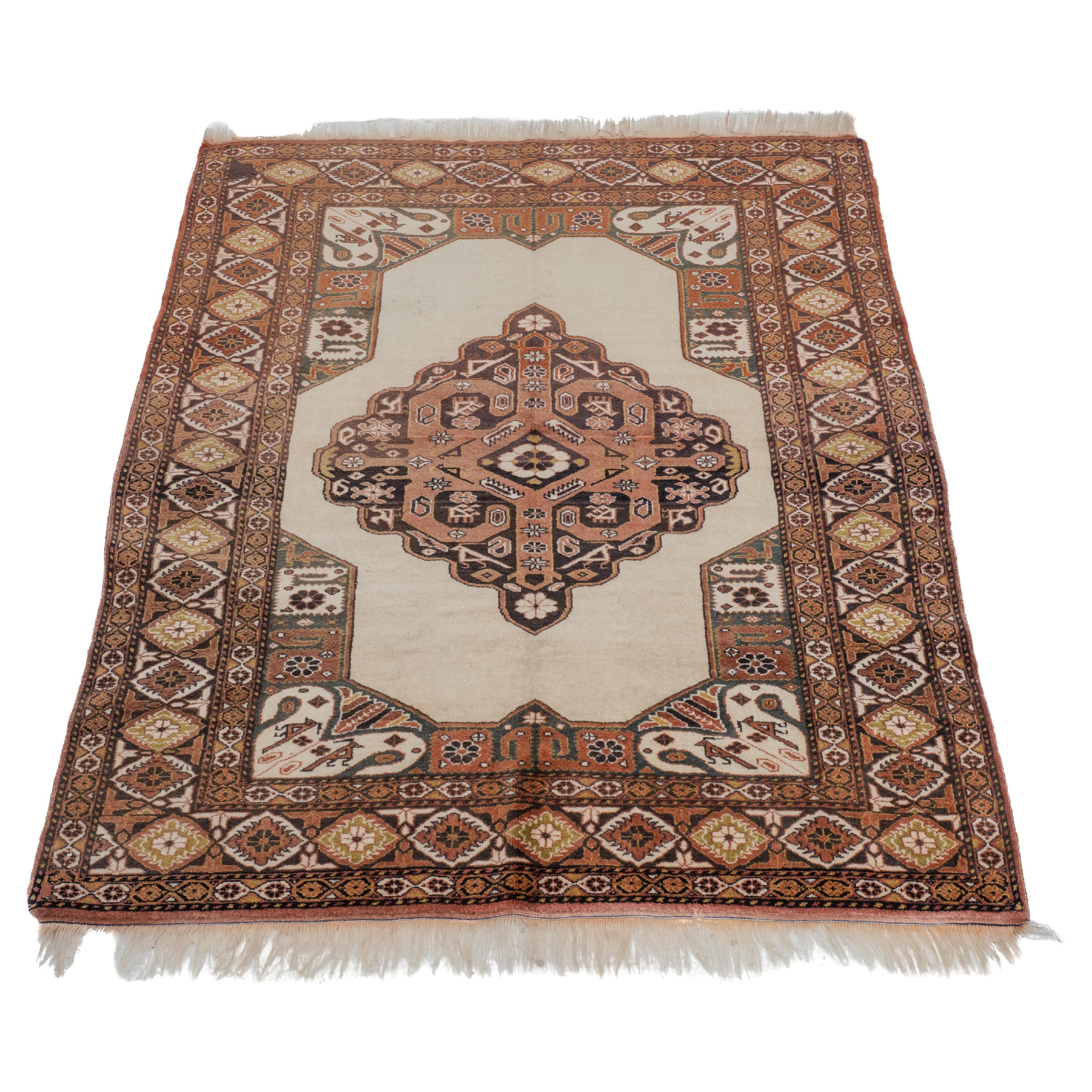 Vintage Kurdish Kuchan Tribal Handwoven Wool Rug Mid c20th, 172×131cm (5 ft 7¾") en vente