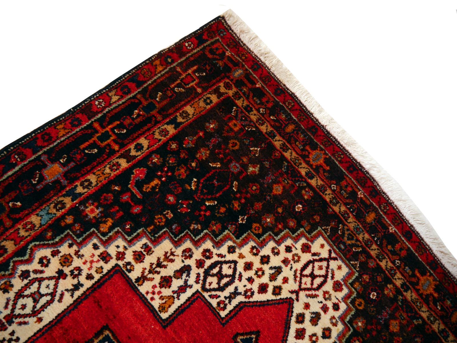 Beautiful vintage Kordish rug, nice size, wool pile.