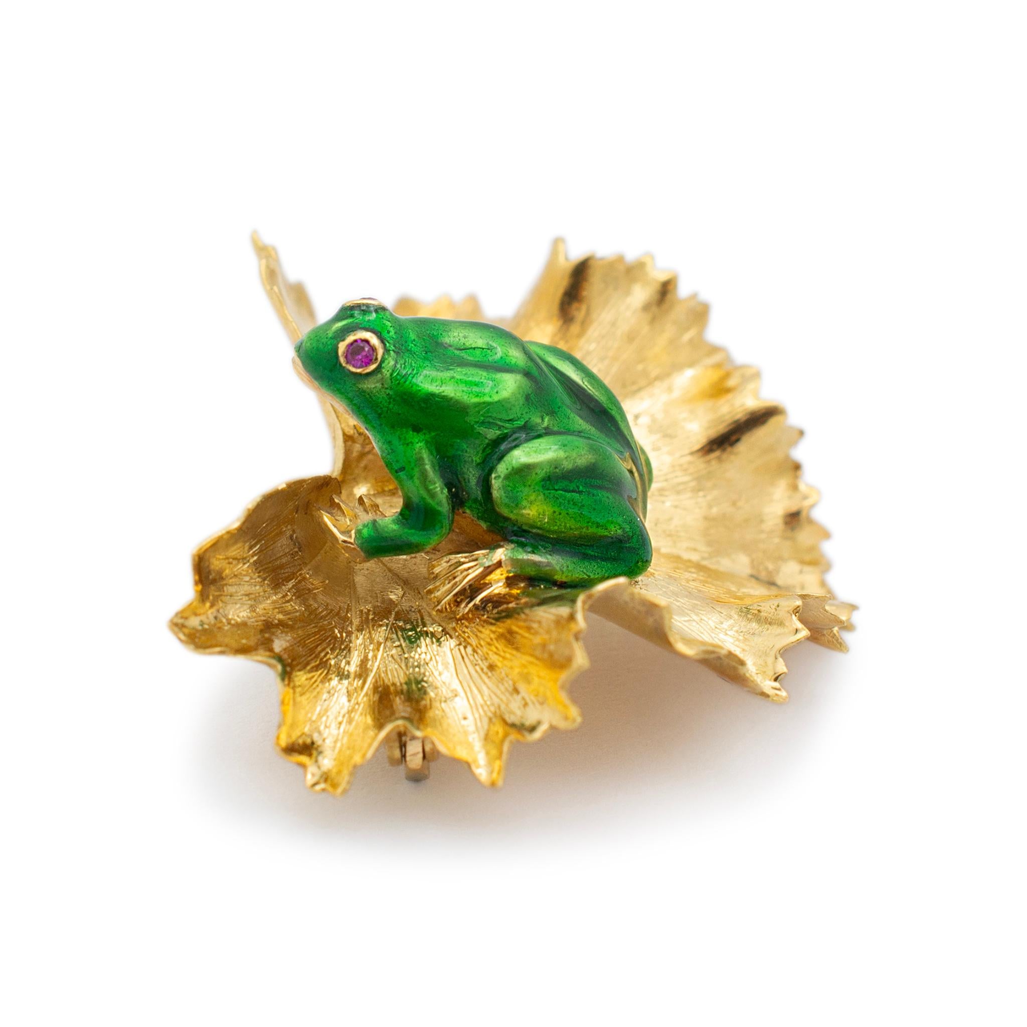 Round Cut Vintage Kurt Gutmann 18K Yellow Gold Green Ruby Eyes Enamel Frog Brooch For Sale