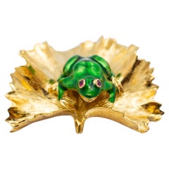 Kurt Gutmann Broche grenouille vintage en or jaune 18 carats, émaillée, yeux en rubis vert et rubis vert
