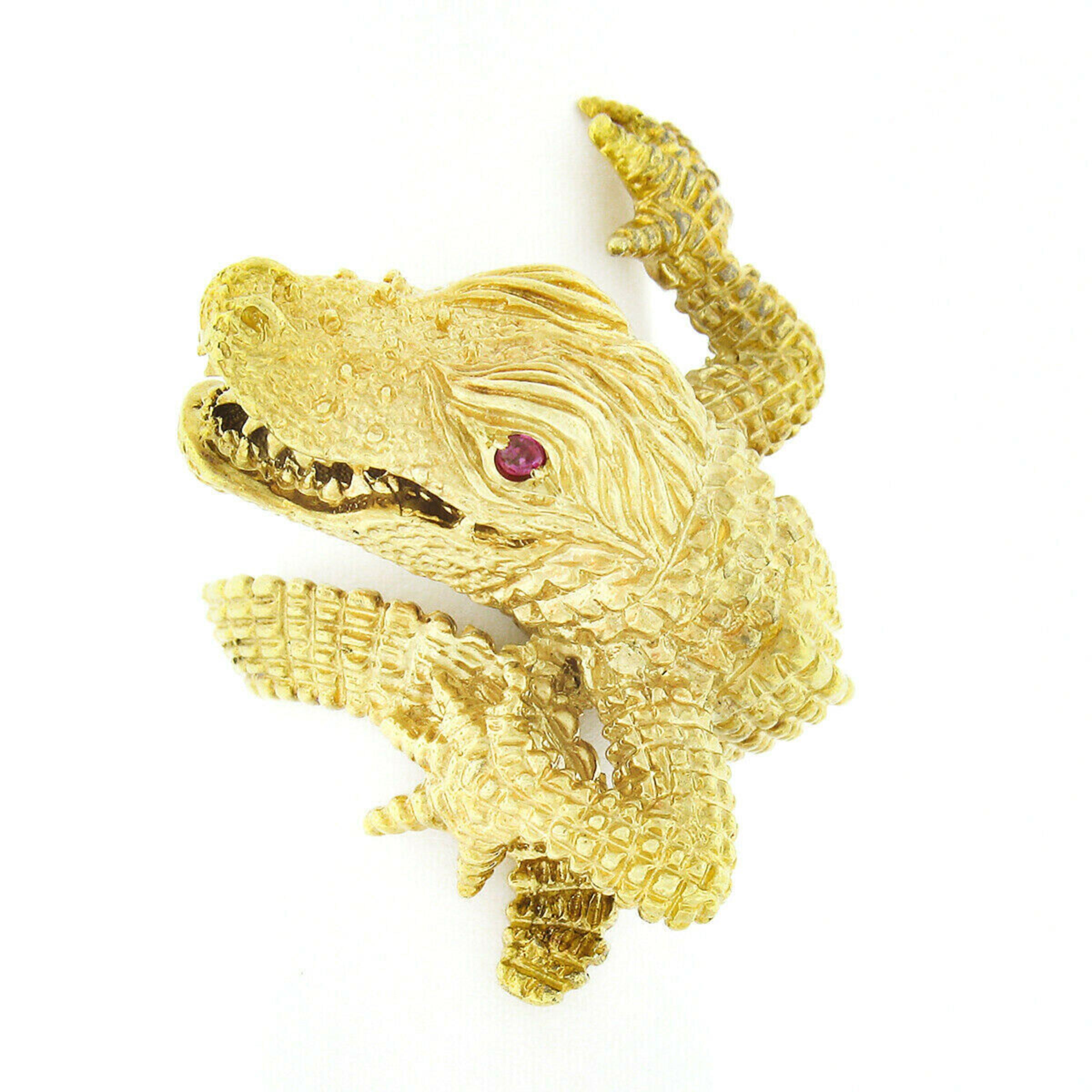 Round Cut Vintage Kurt Wayne 18k Gold Detailed Textured Ruby Alligator Crocodile Wrap Ring