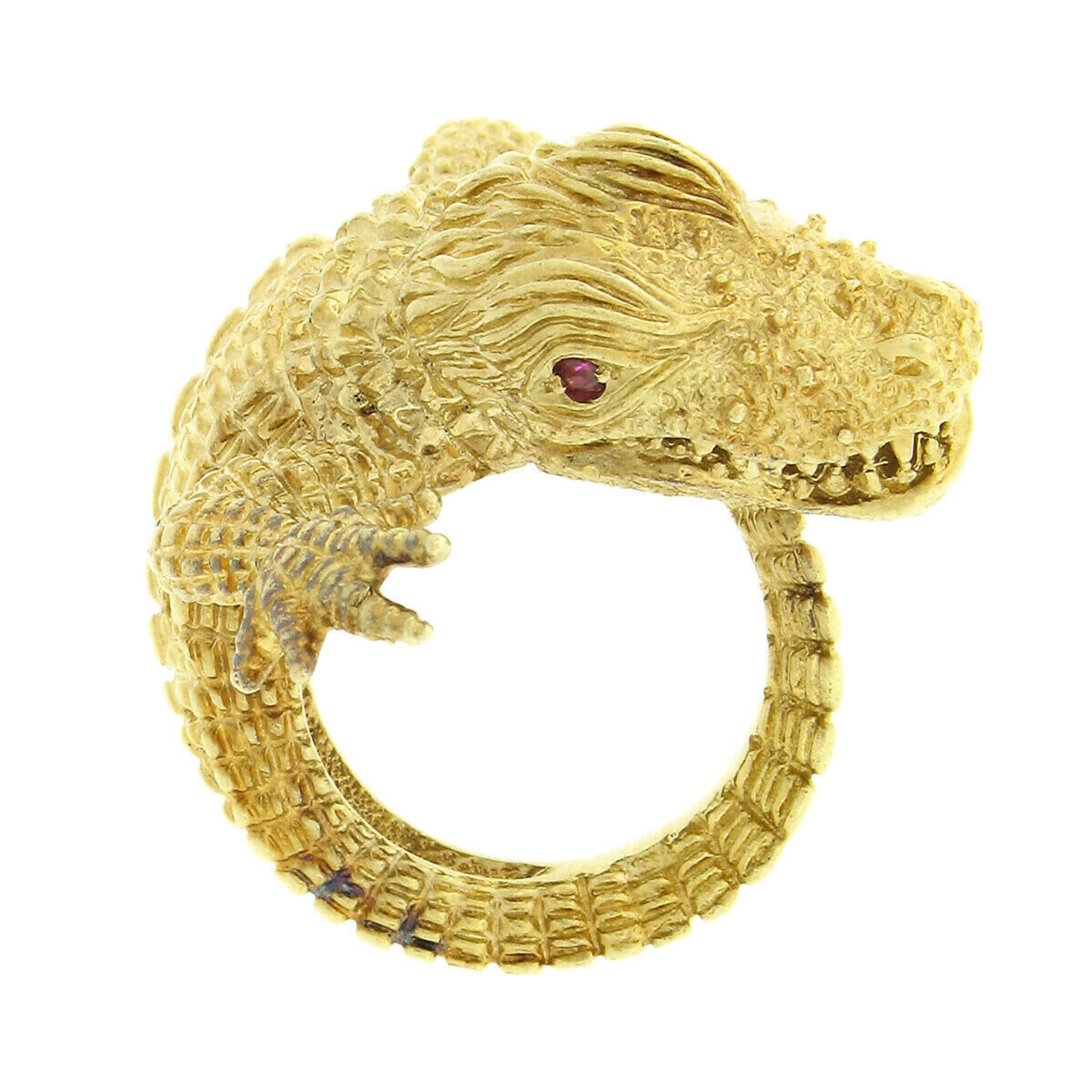 Vintage Kurt Wayne 18k Gold Detailed Textured Ruby Alligator Crocodile Wrap Ring 1