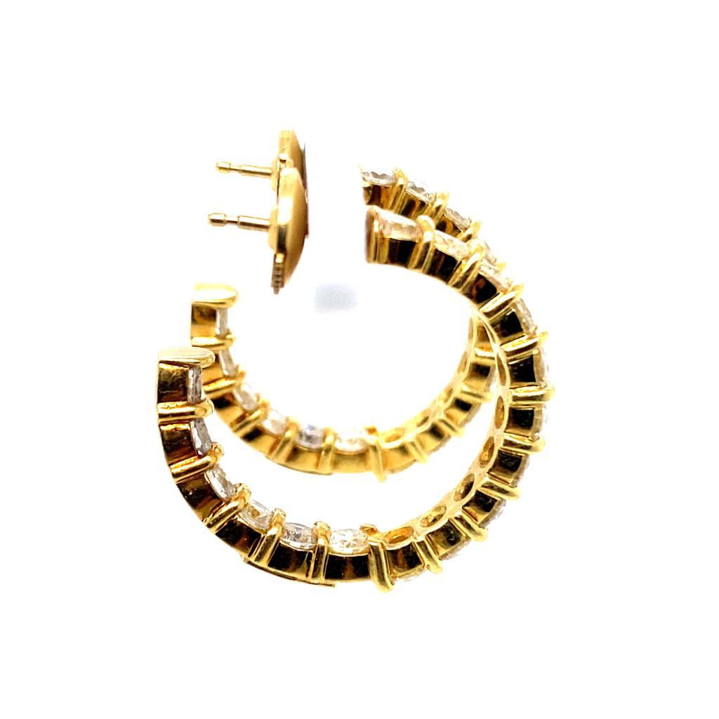 Women's Vintage Kutchinsky 18 Karat Yellow Gold Diamond Hoop Earrings For Sale