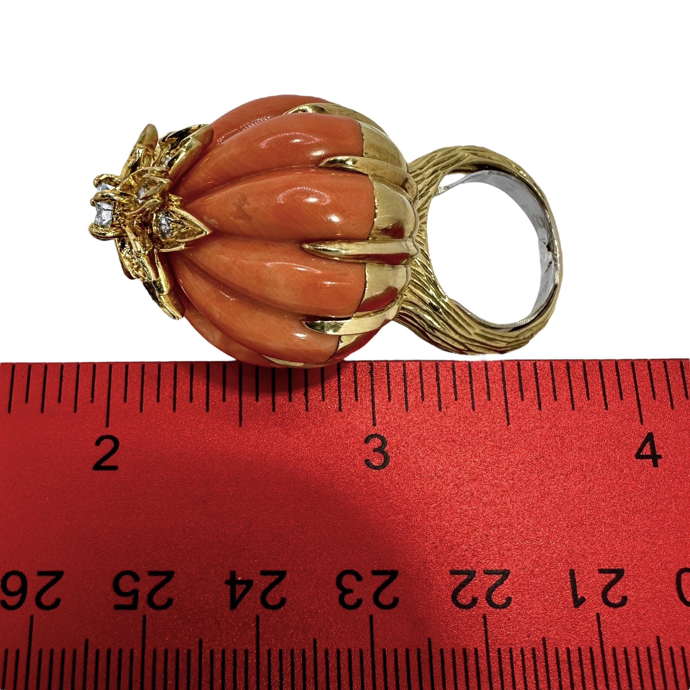 Vintage Kutchinsky 18K Gelbgold, Koralle und Diamant, extrem hoher Dome Ring 5
