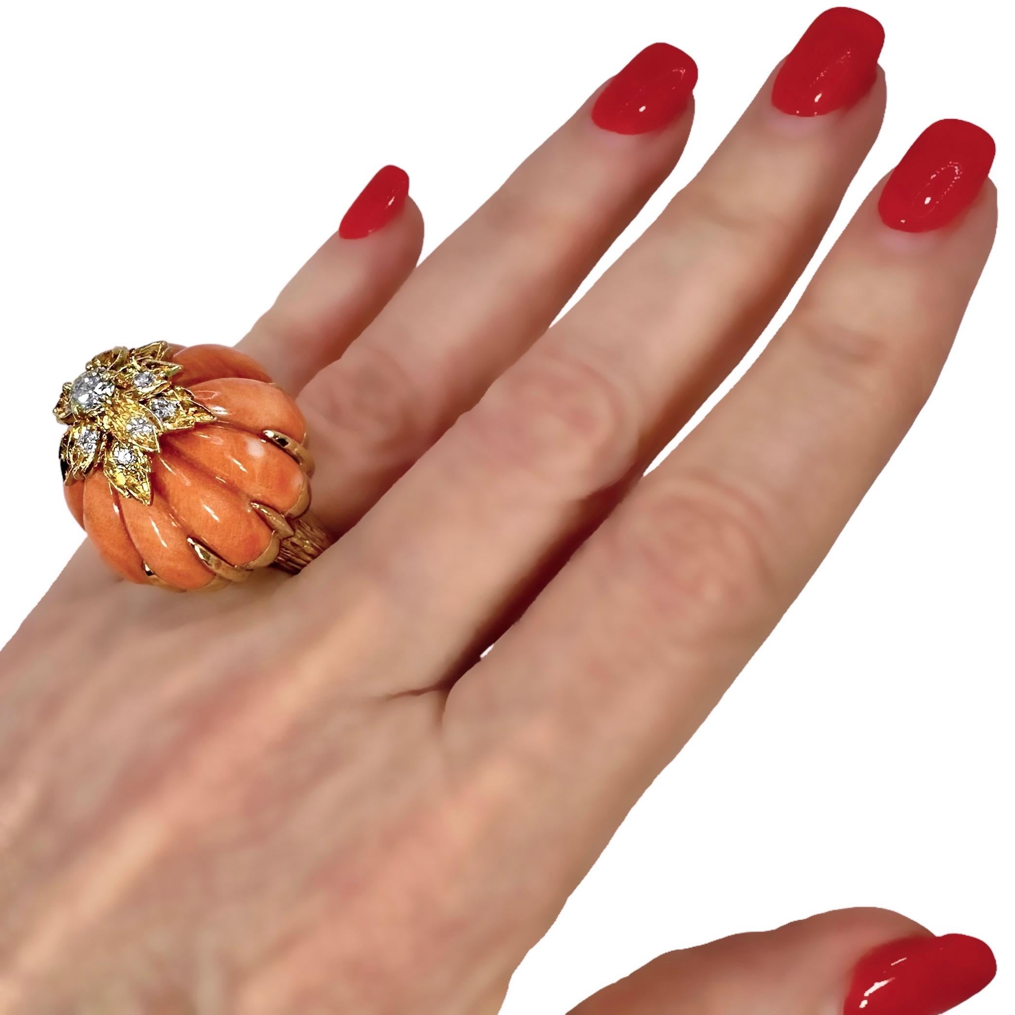 Vintage Kutchinsky 18K Gelbgold, Koralle und Diamant, extrem hoher Dome Ring 8