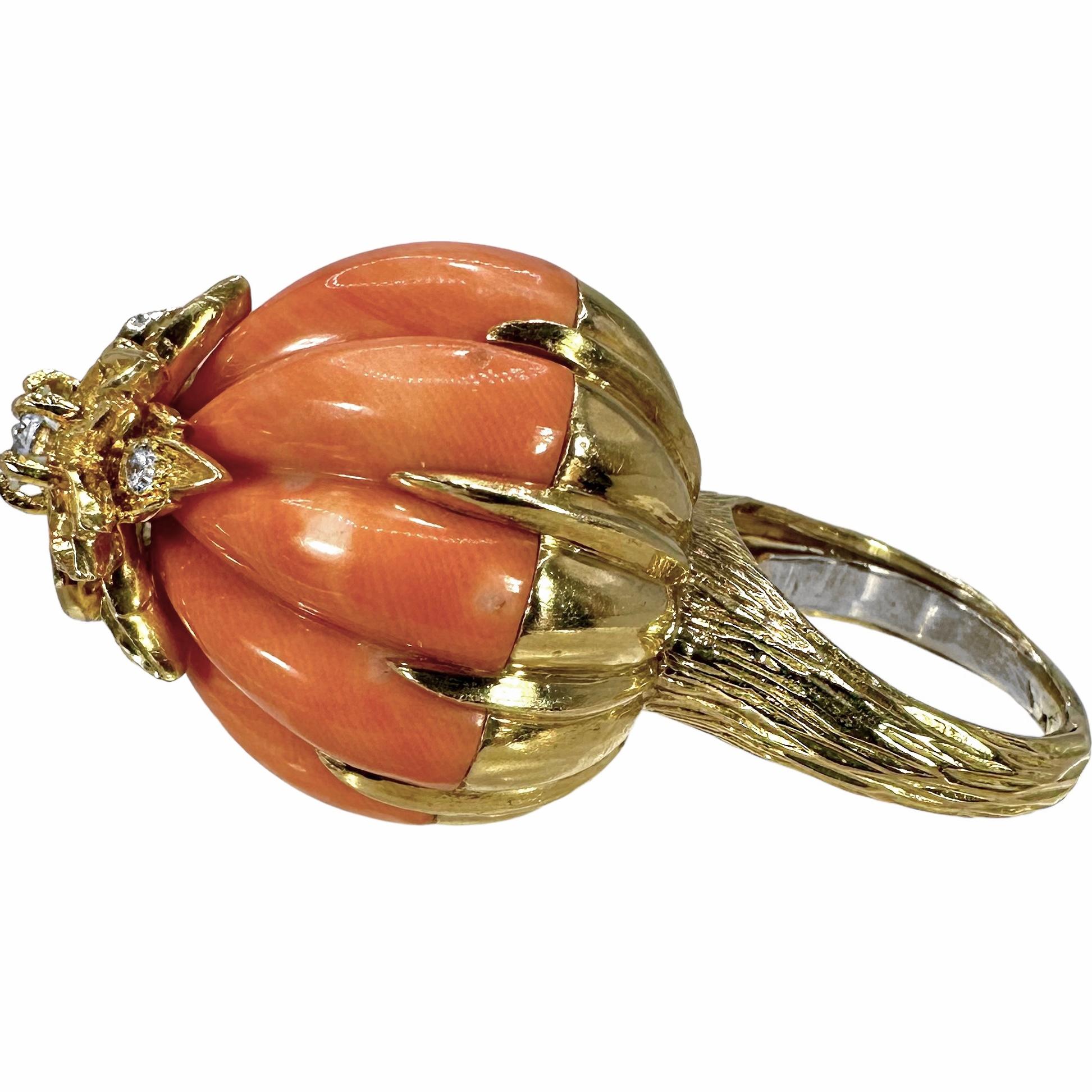 Vintage Kutchinsky 18K Gelbgold, Koralle und Diamant, extrem hoher Dome Ring (Moderne)