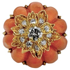 Vintage Kutchinsky 18K Gelbgold, Koralle und Diamant, extrem hoher Dome Ring