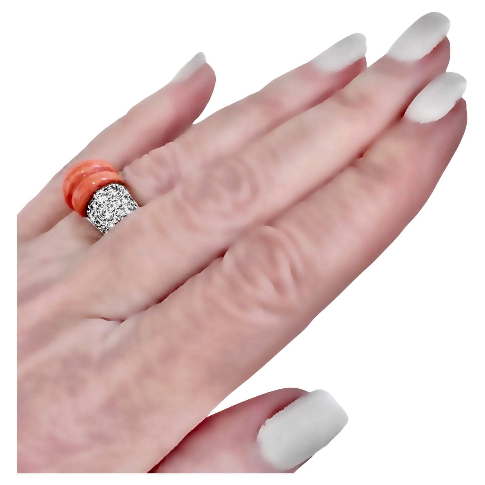 Vintage Kutchinsky Cocktail-Ring aus 18 Karat Gelbgold, Diamant und geriffelter Koralle 7