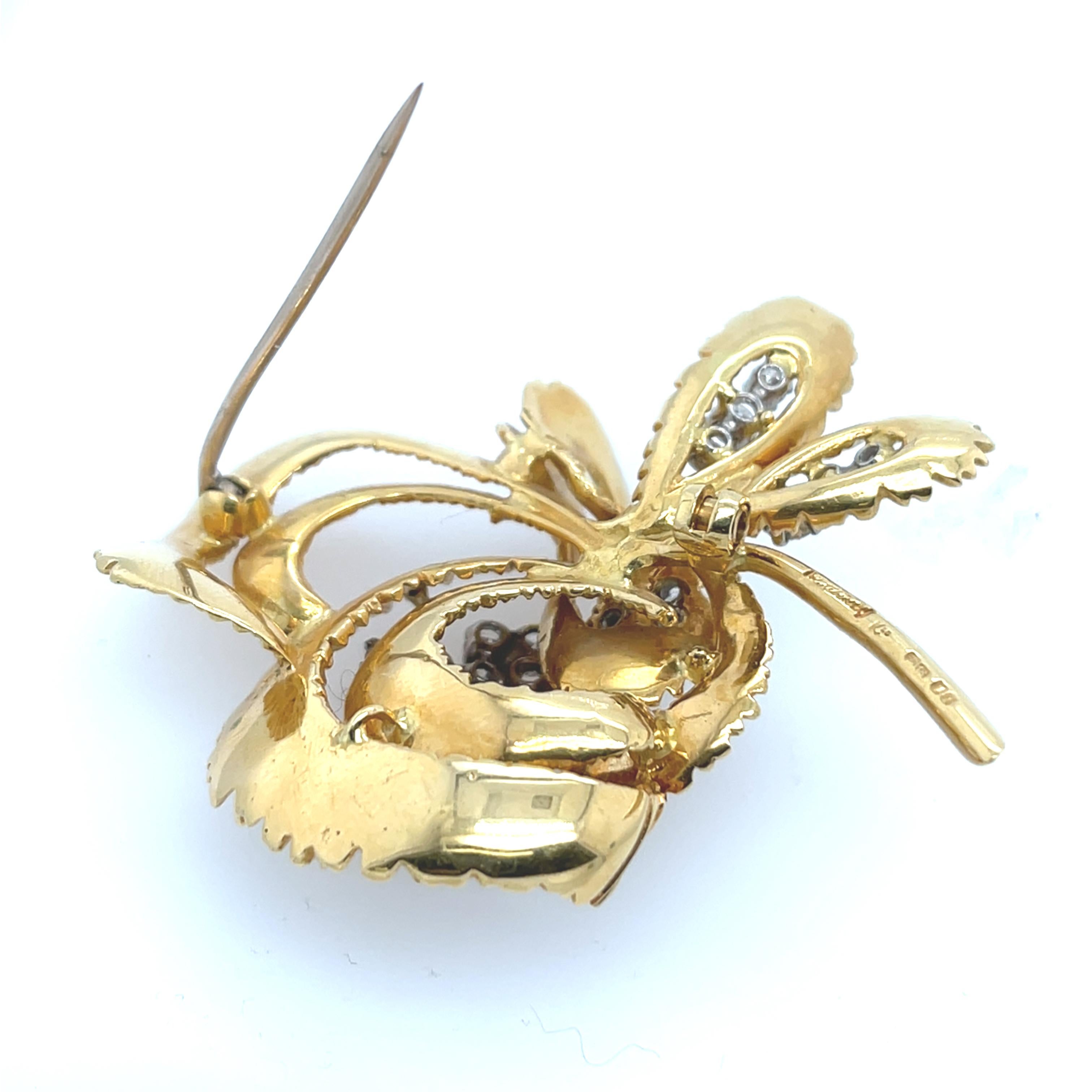 Vintage Kutchinsky Diamond Brooch Set In 18ct Yellow & White Gold In Excellent Condition In London, GB