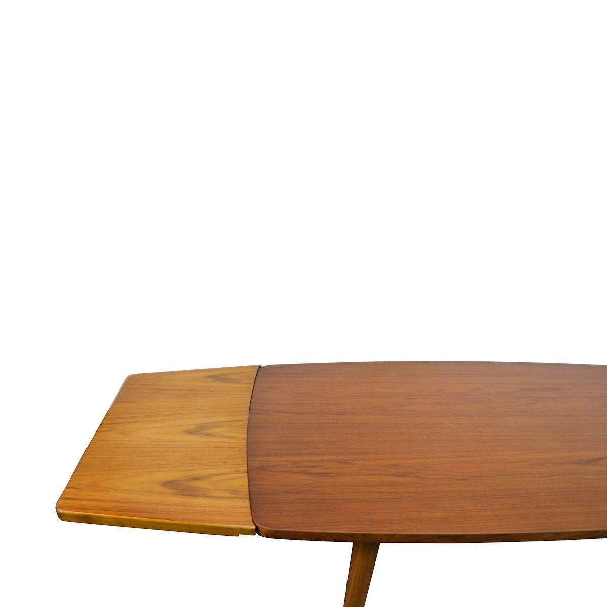 Vintage L. Chr. Larsen & Son Teak/Oak Extendable Dining Table For Sale 2