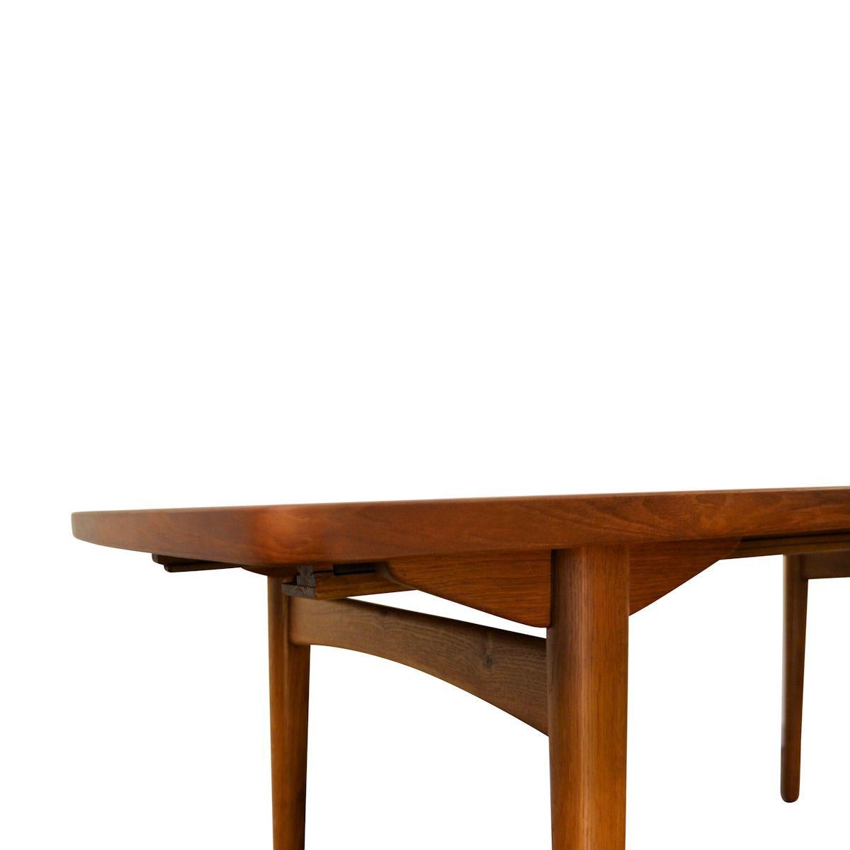 Vintage L. Chr. Larsen & Son Teak/Oak Extendable Dining Table For Sale 6