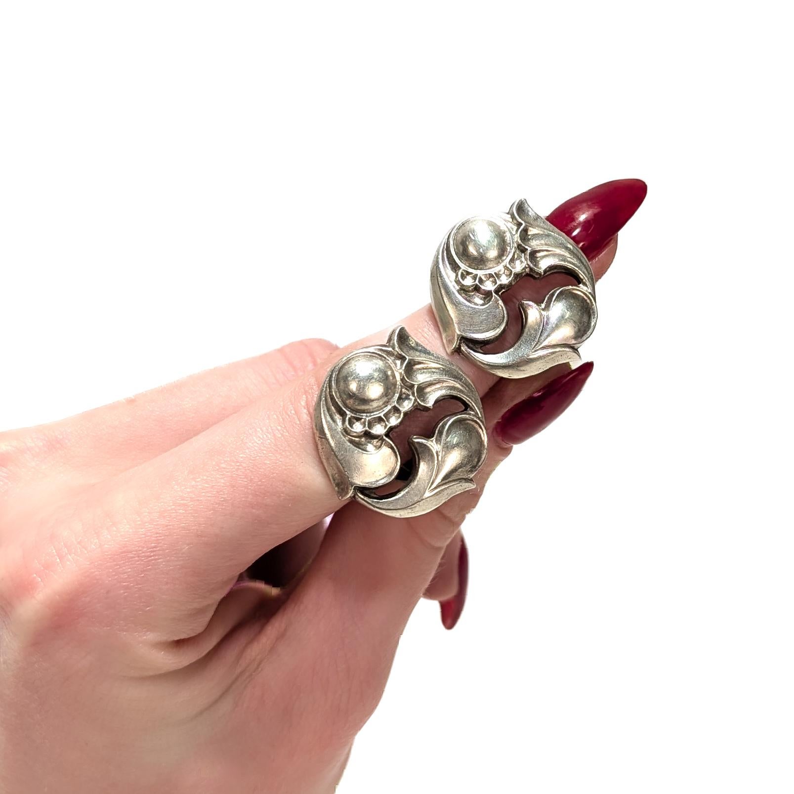 Retro Vintage La Paglia for International Sterling Silver Clip-On Earrings No. 140 For Sale