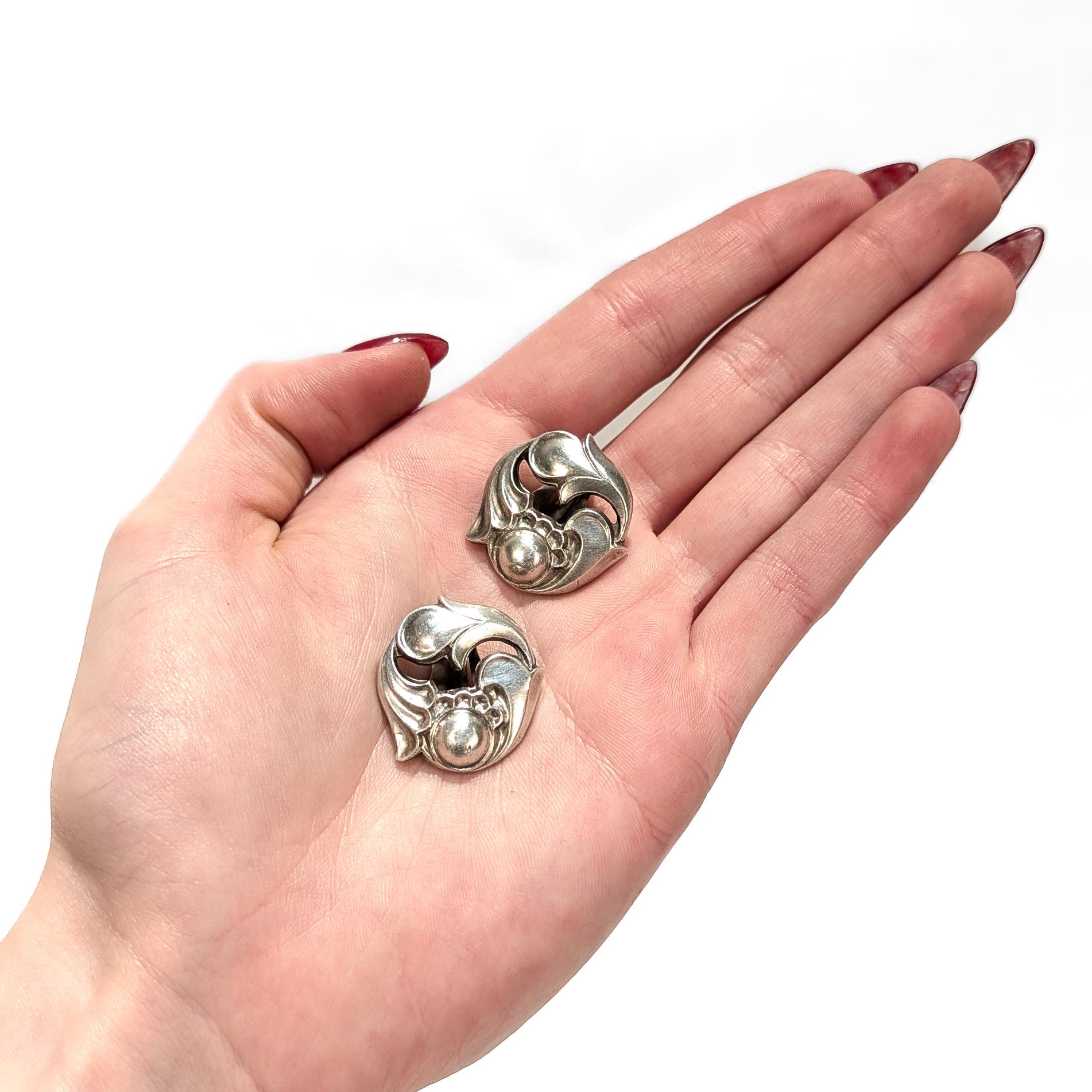 Women's or Men's Vintage La Paglia for International Sterling Silver Clip-On Earrings No. 140 For Sale
