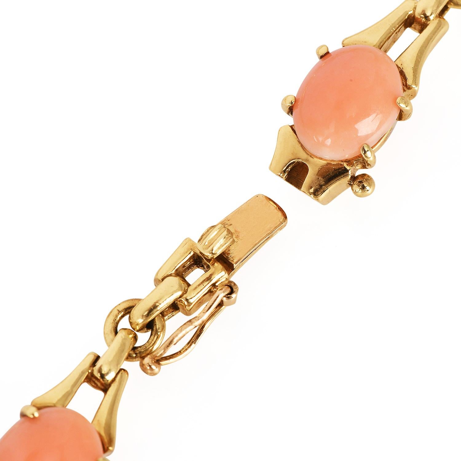 Vintage By  Halskette mit Tropfenkragen aus 18 Karat Gold mit Koralle und Diamanten von La Triomphe Damen im Angebot