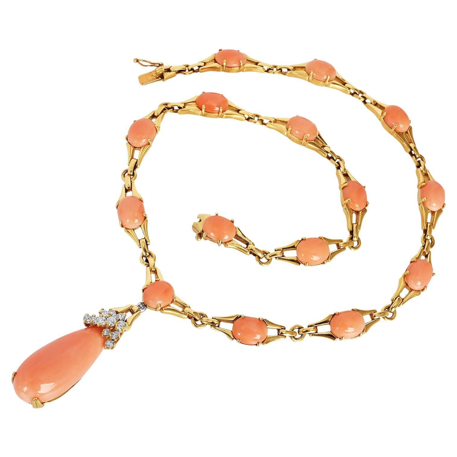 Vintage By  Halskette mit Tropfenkragen aus 18 Karat Gold mit Koralle und Diamanten von La Triomphe im Angebot