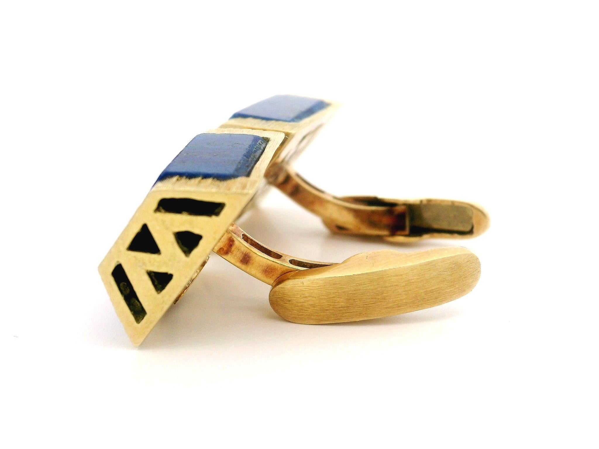 Vintage La Triomphe Yellow Gold Custom Blue Lapis Textured Geometric Cufflinks For Sale 4