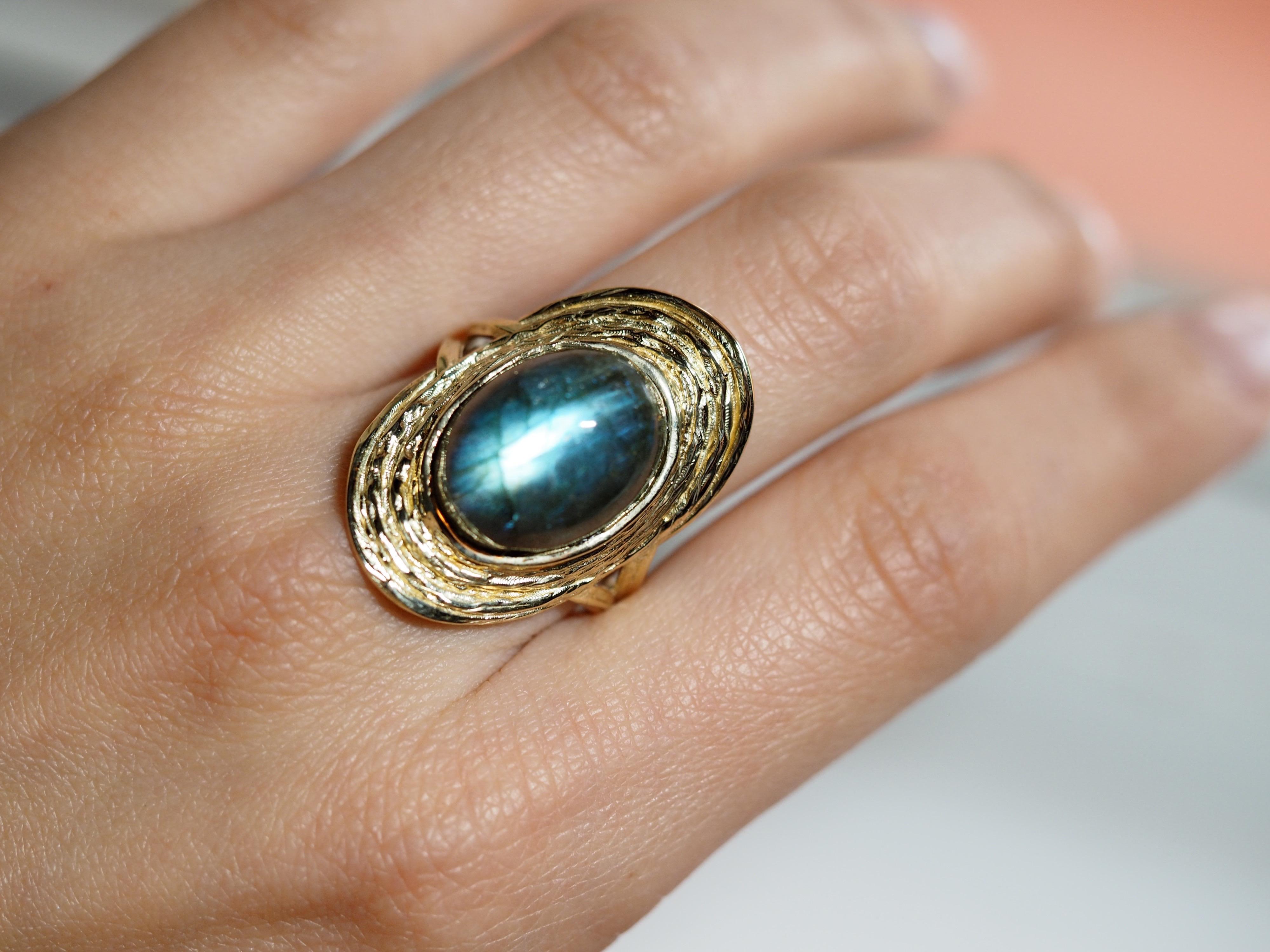 Oval Cut Vintage Labradorite Yellow Gold Hammered Large Ring