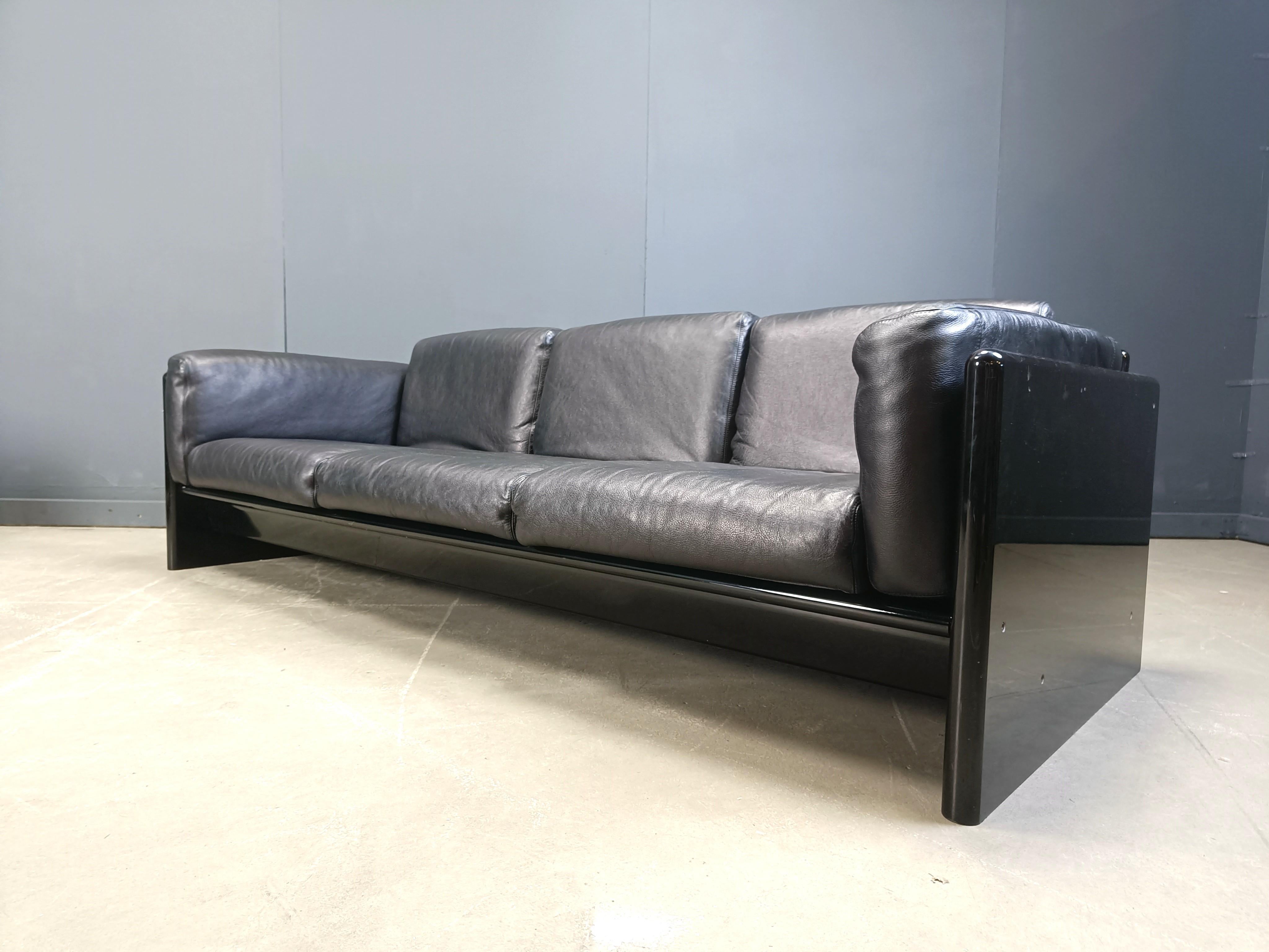 Vintage-Sofa aus Lack und Leder von Kazuhide Takahama für Studio Simon, 1970 im Angebot 4