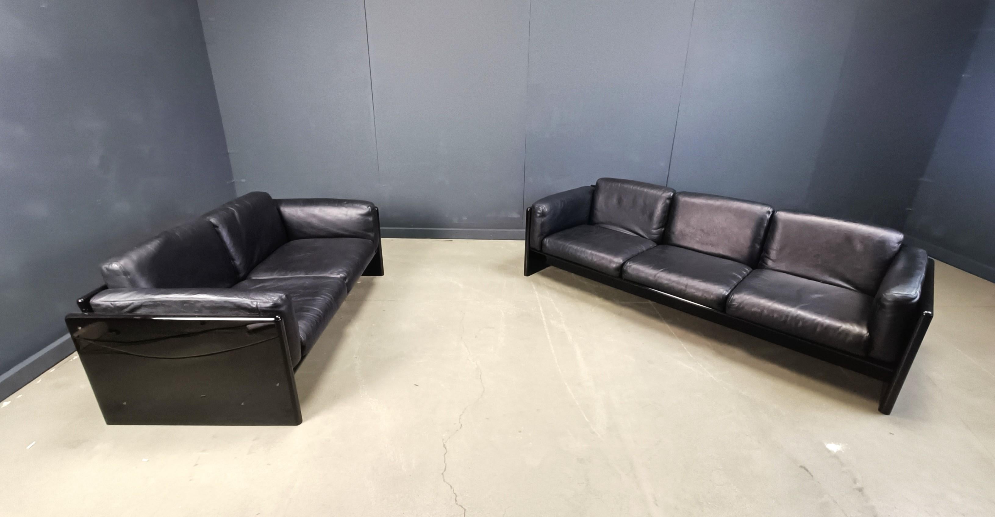 Vintage-Sofa aus Lack und Leder von Kazuhide Takahama für Studio Simon, 1970 (Ende des 20. Jahrhunderts) im Angebot