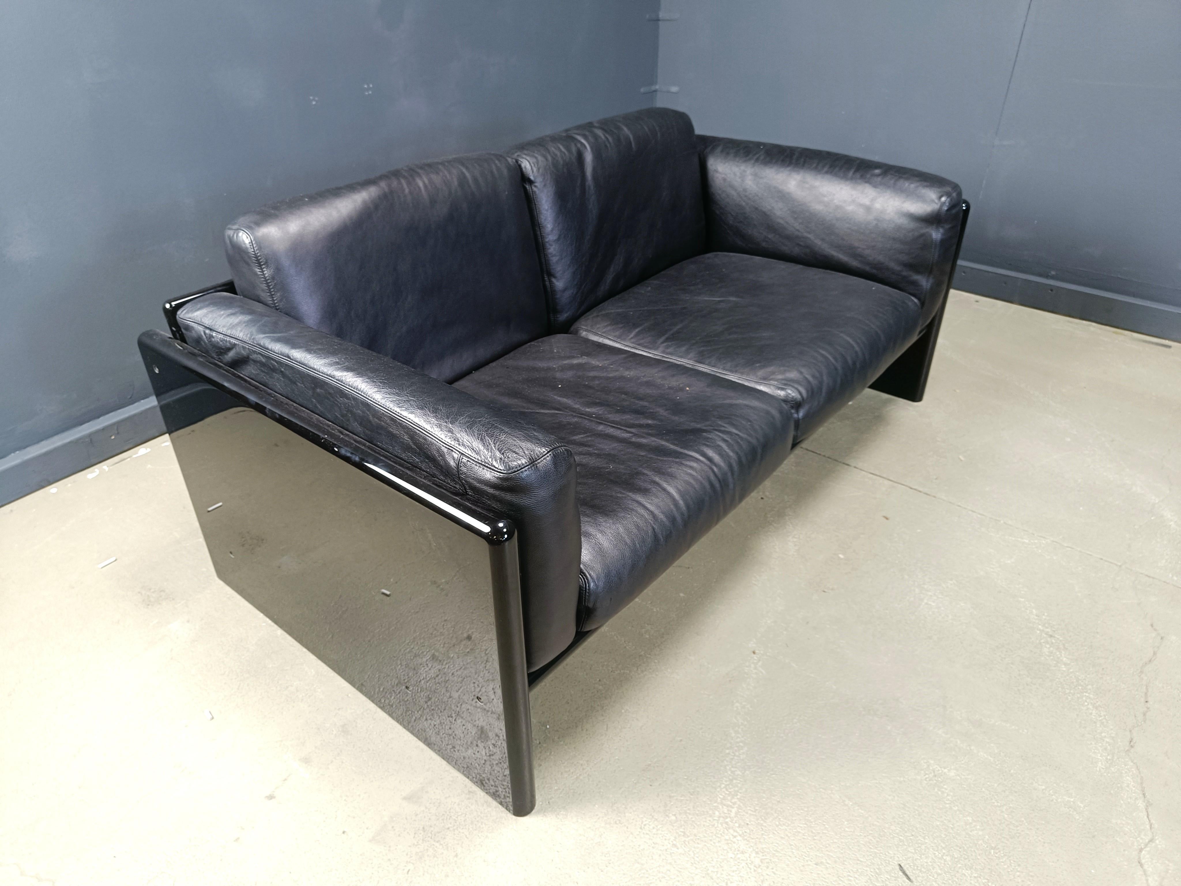 Vintage-Sofa aus Lack und Leder von Kazuhide Takahama für Studio Simon, 1970 im Angebot 1