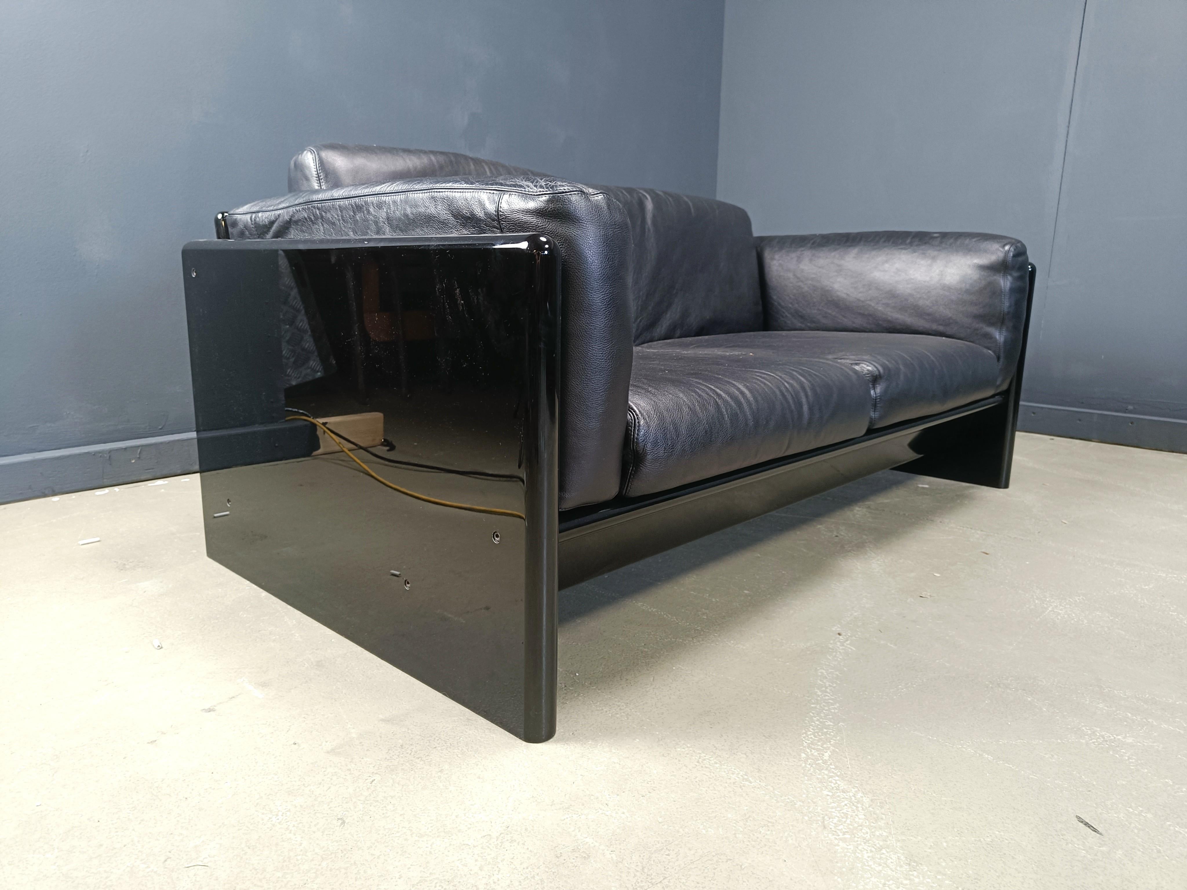 Vintage-Sofa aus Lack und Leder von Kazuhide Takahama für Studio Simon, 1970 im Angebot 2