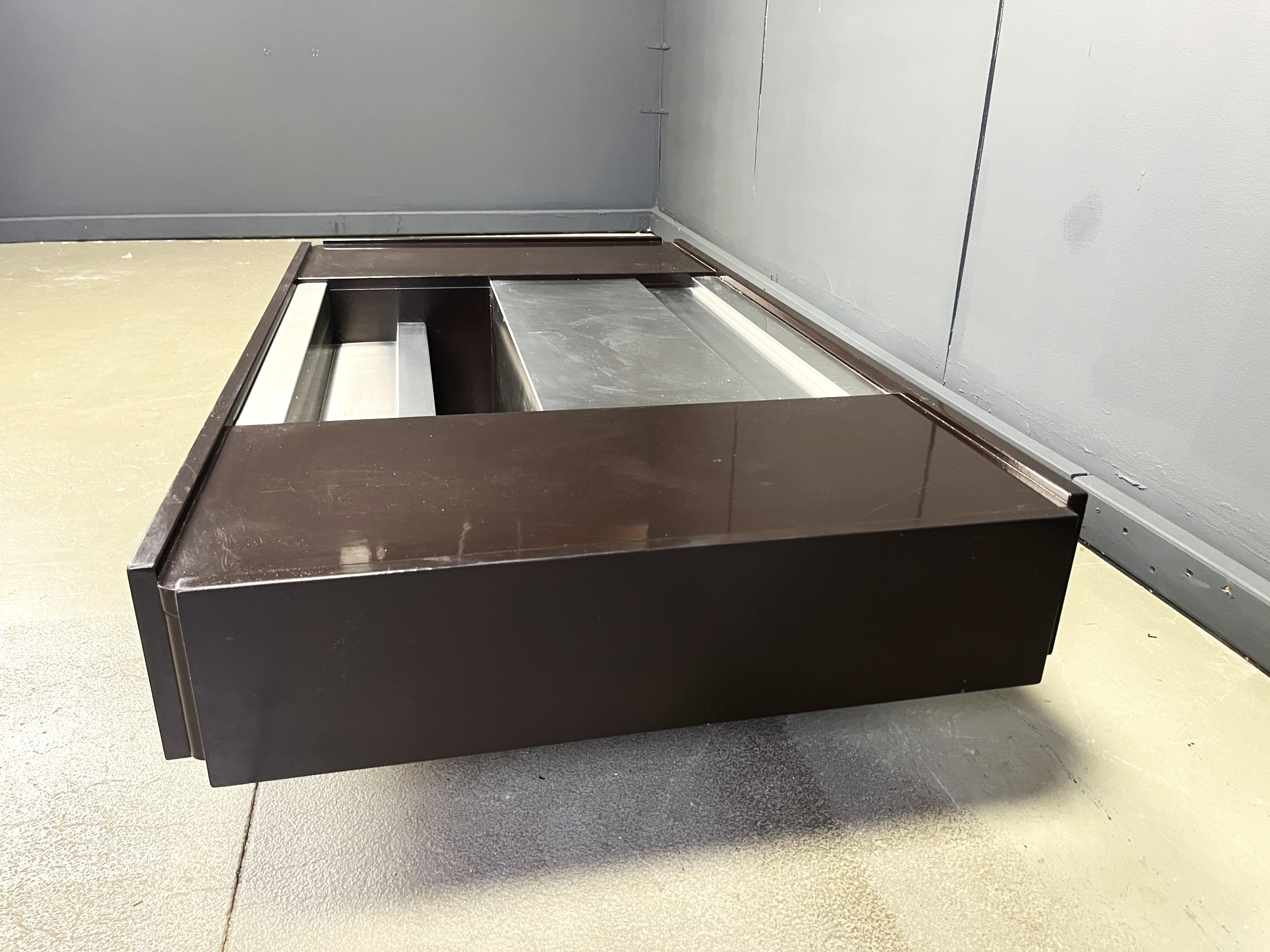 Aluminium Table basse de bar vintage en laque fabriquée en Italie attr à Mario Sabot/Willy Rizzo en vente