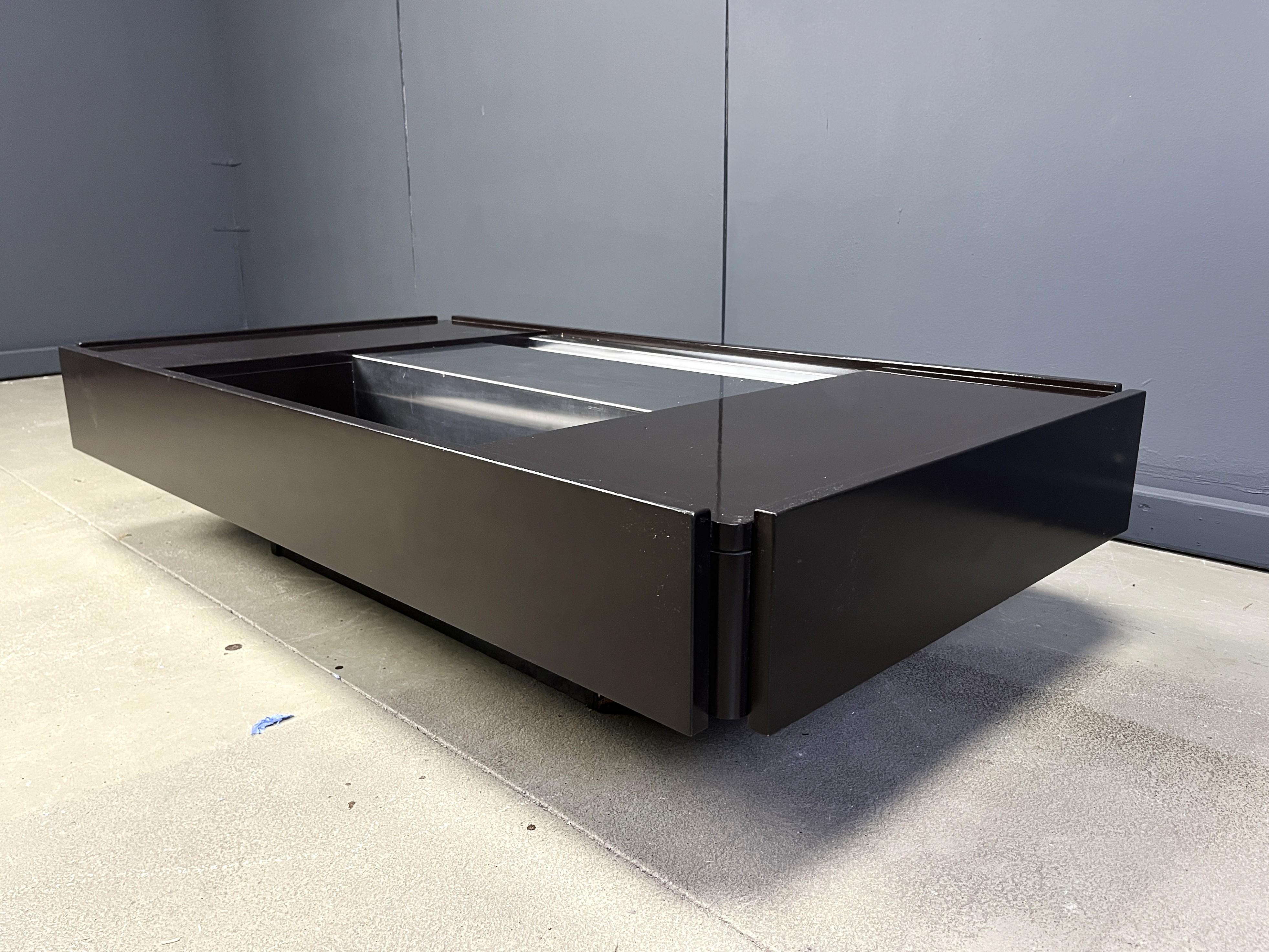Table basse de bar vintage en laque fabriquée en Italie attr à Mario Sabot/Willy Rizzo en vente 1