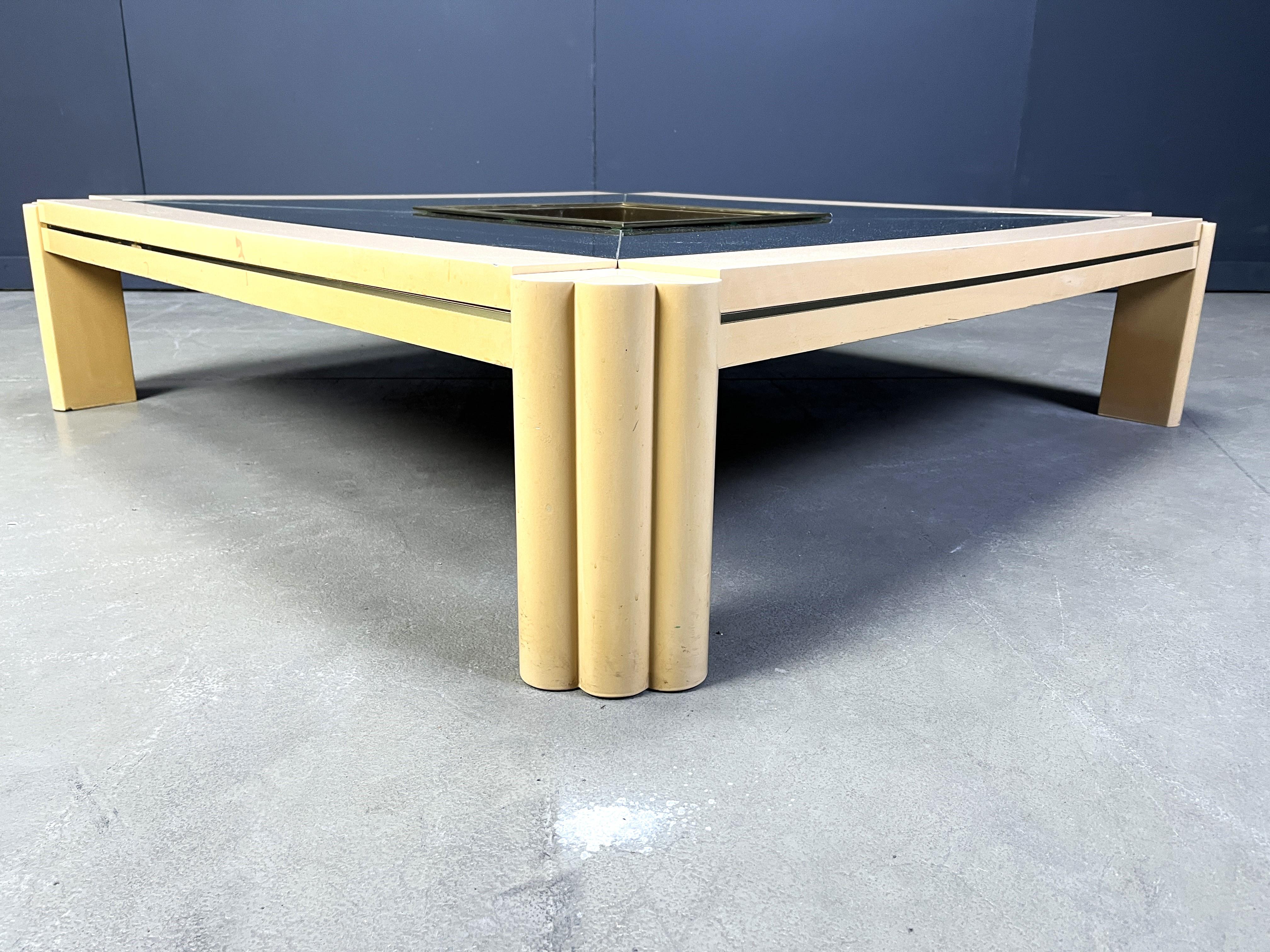 Couchtisch aus Lackkunst von Alain Delon für Maison Jansen, 1970er Jahre (Hollywood Regency) im Angebot