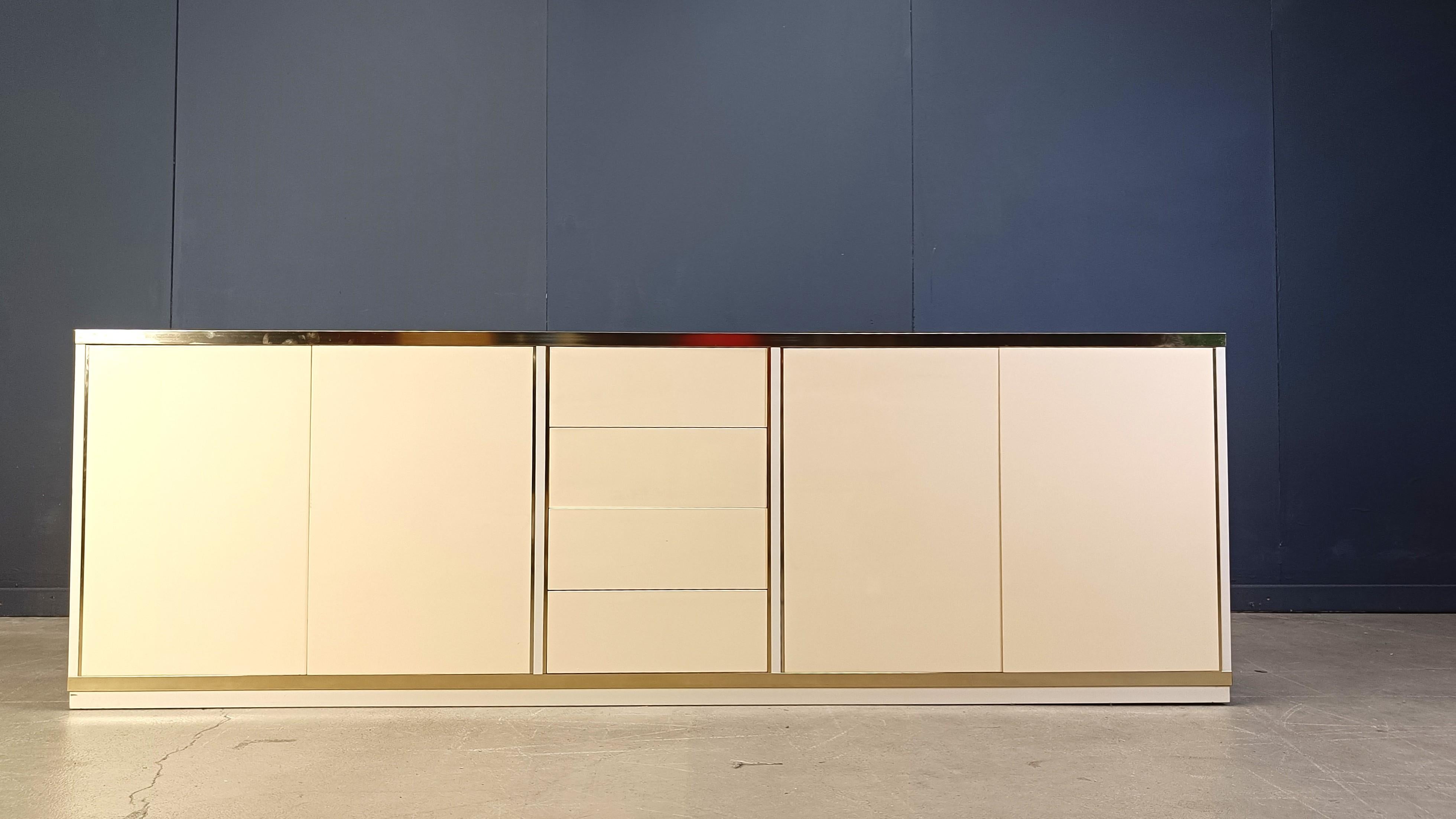Vintage lacquered credenza, 1980s For Sale 1