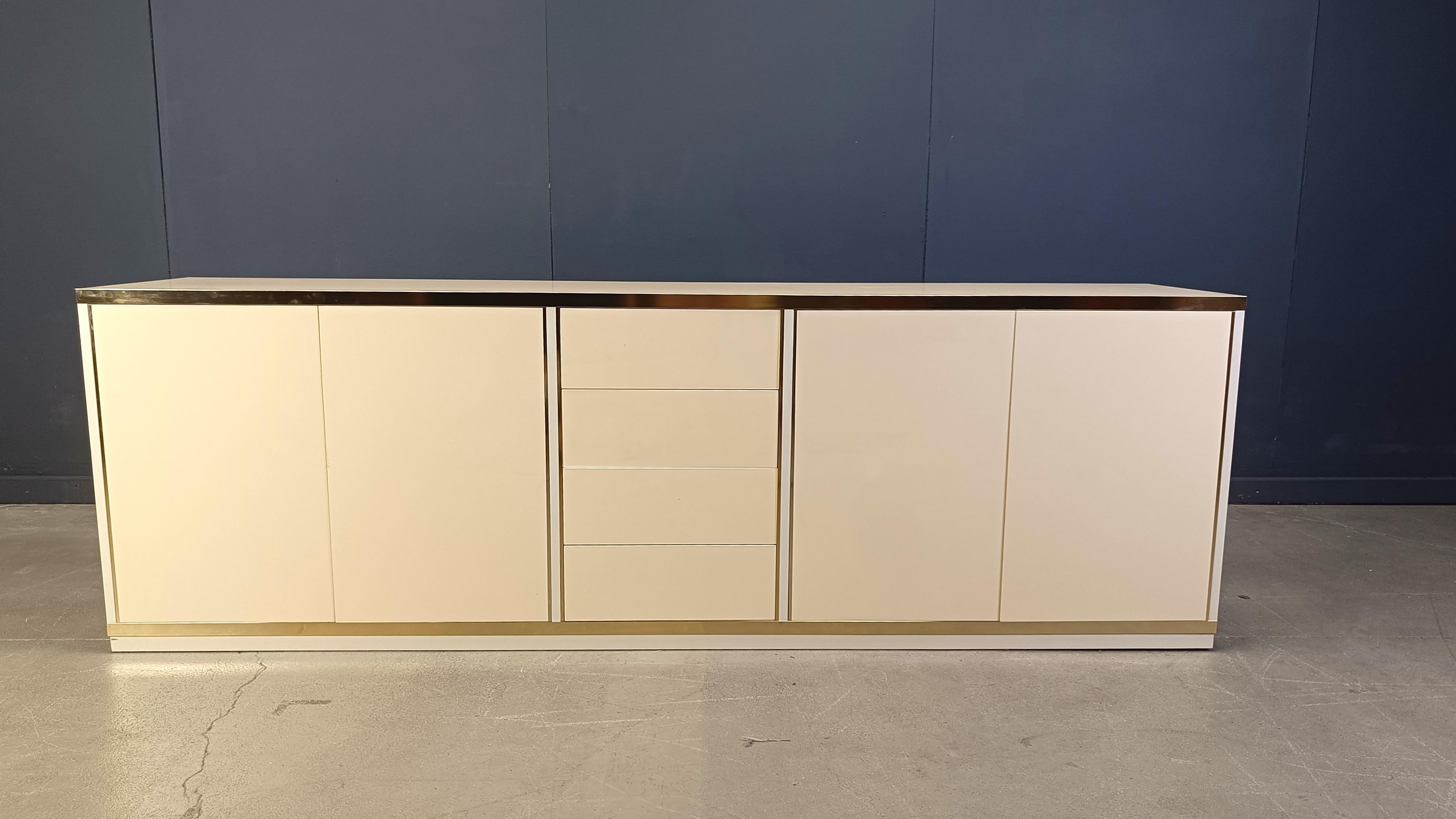 Vintage lacquered credenza, 1980s For Sale 2