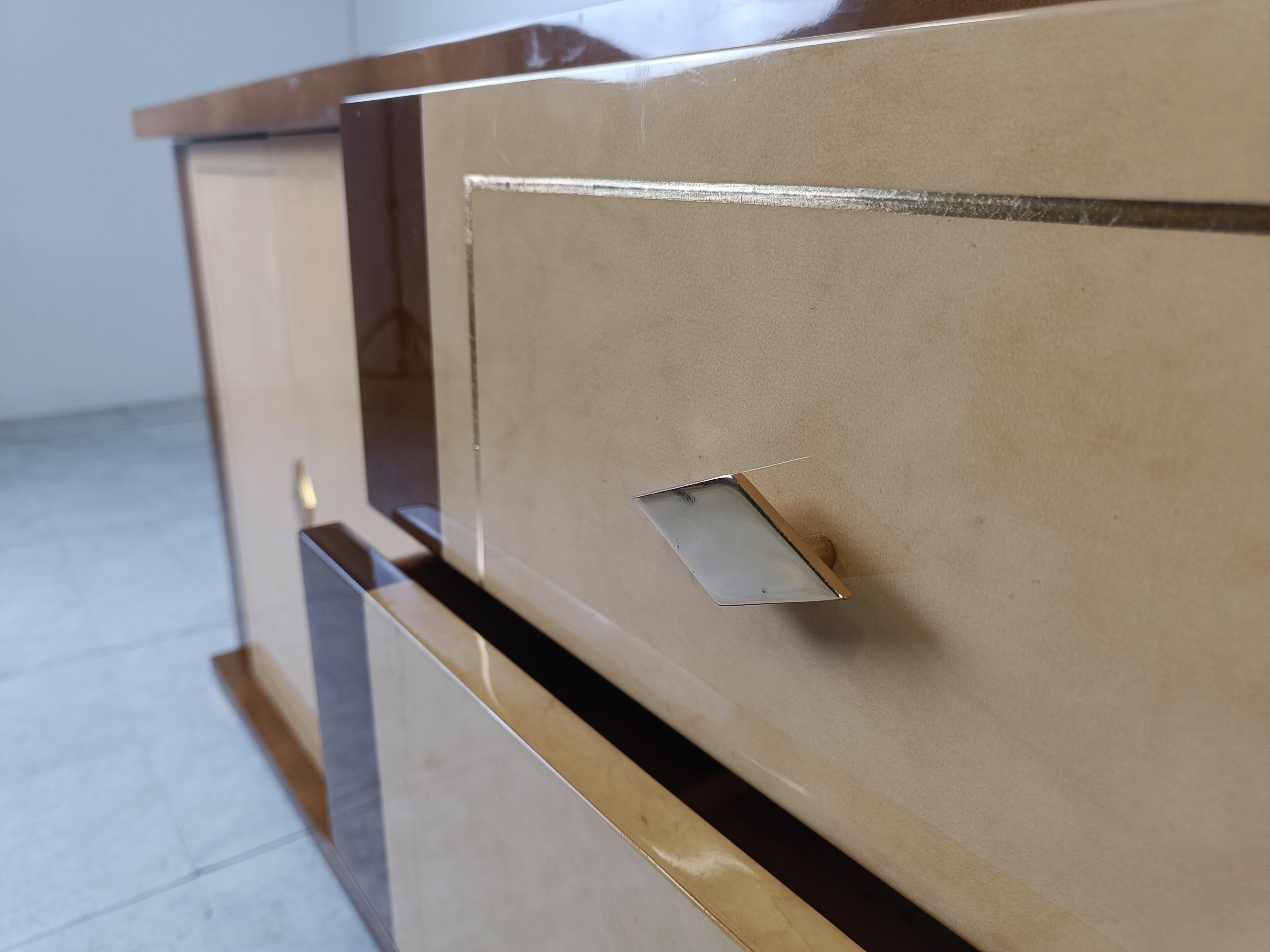 Credenza in pelle di capra laccata vintage, anni '70 in vendita 7