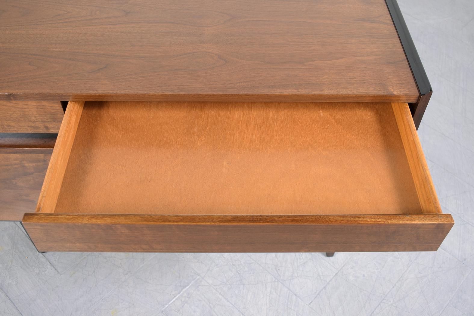 1960s Lacquered Mid-Century Modern Desk In Good Condition In Los Angeles, CA