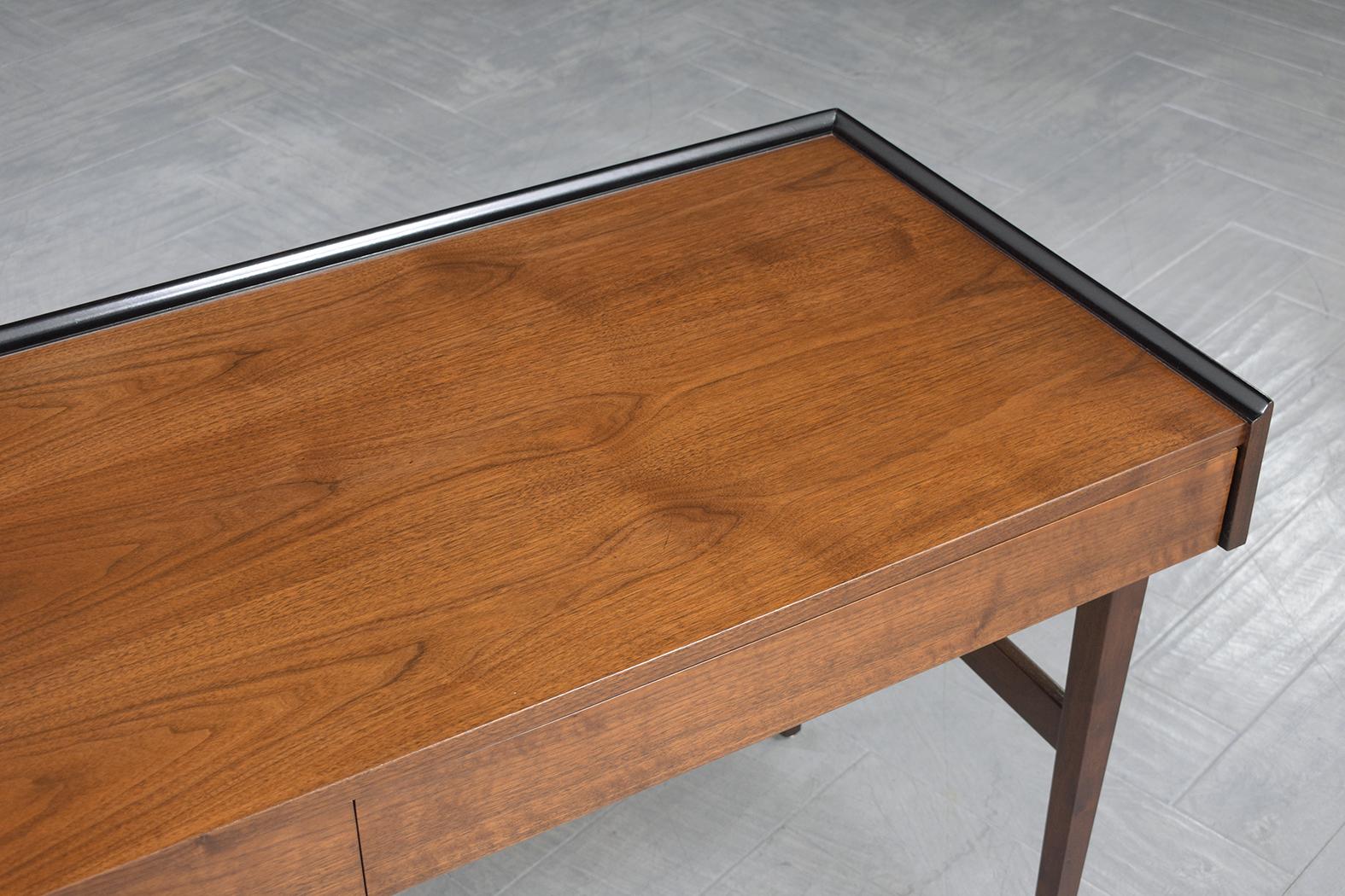 1960s Lacquered Mid-Century Modern Desk 6