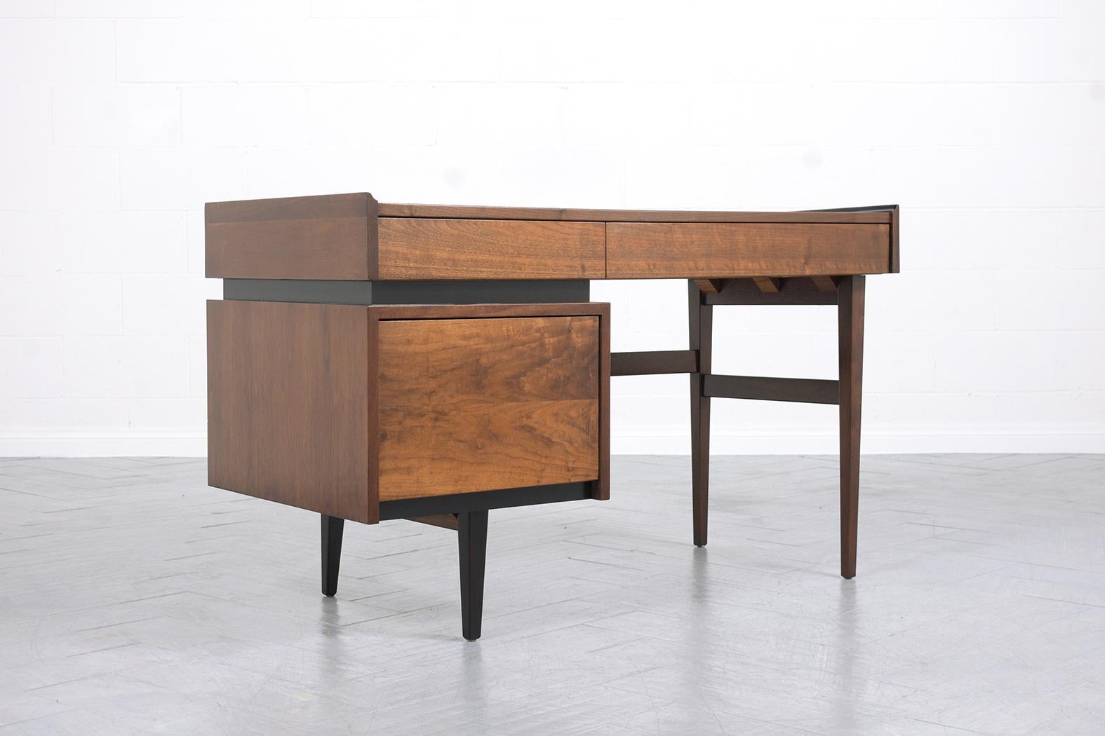 1960s Lacquered Mid-Century Modern Desk 2