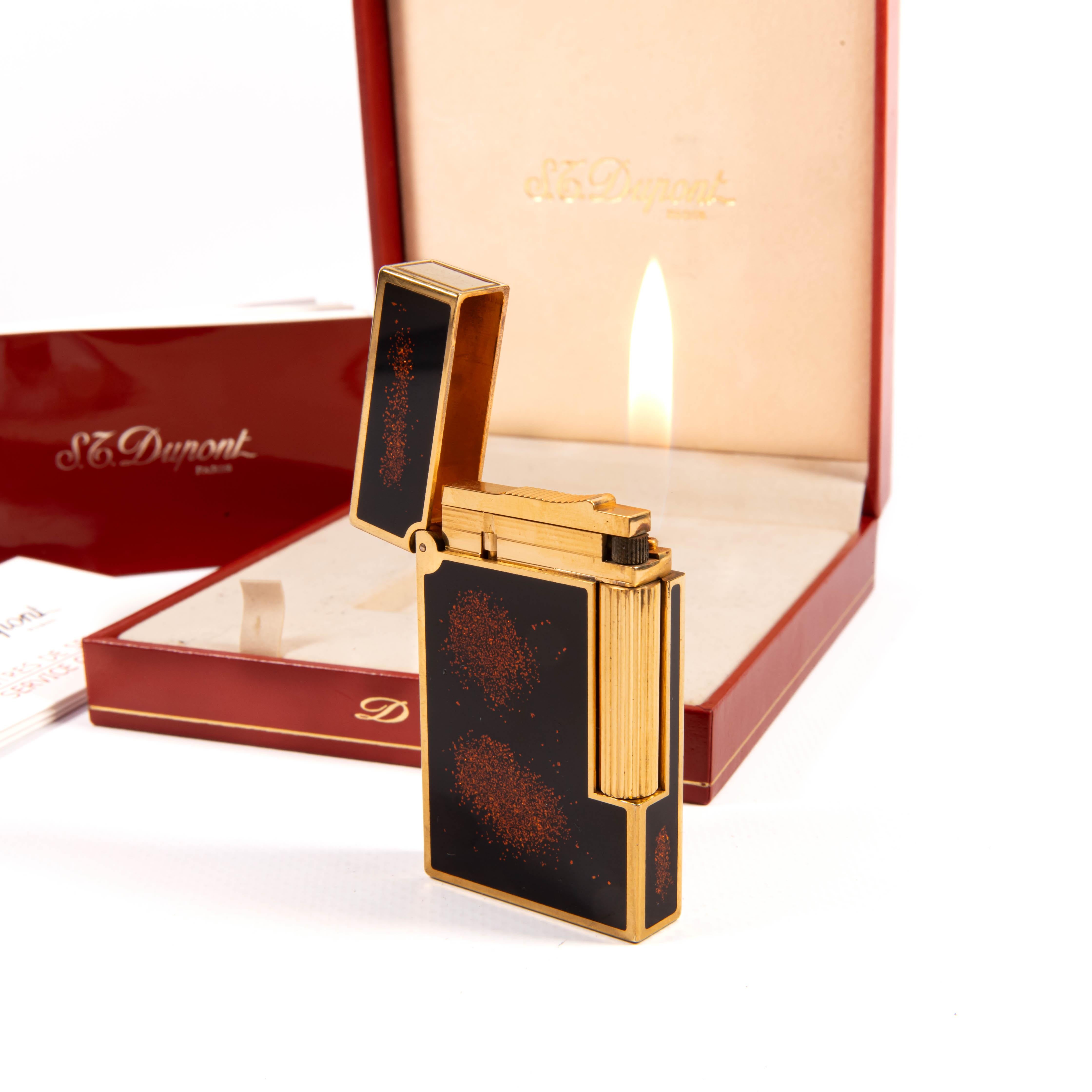 S.T. laqué Vintage DUPONT Ligne 2 Regular Lighter Gold Dust in Box 1990 en vente 3