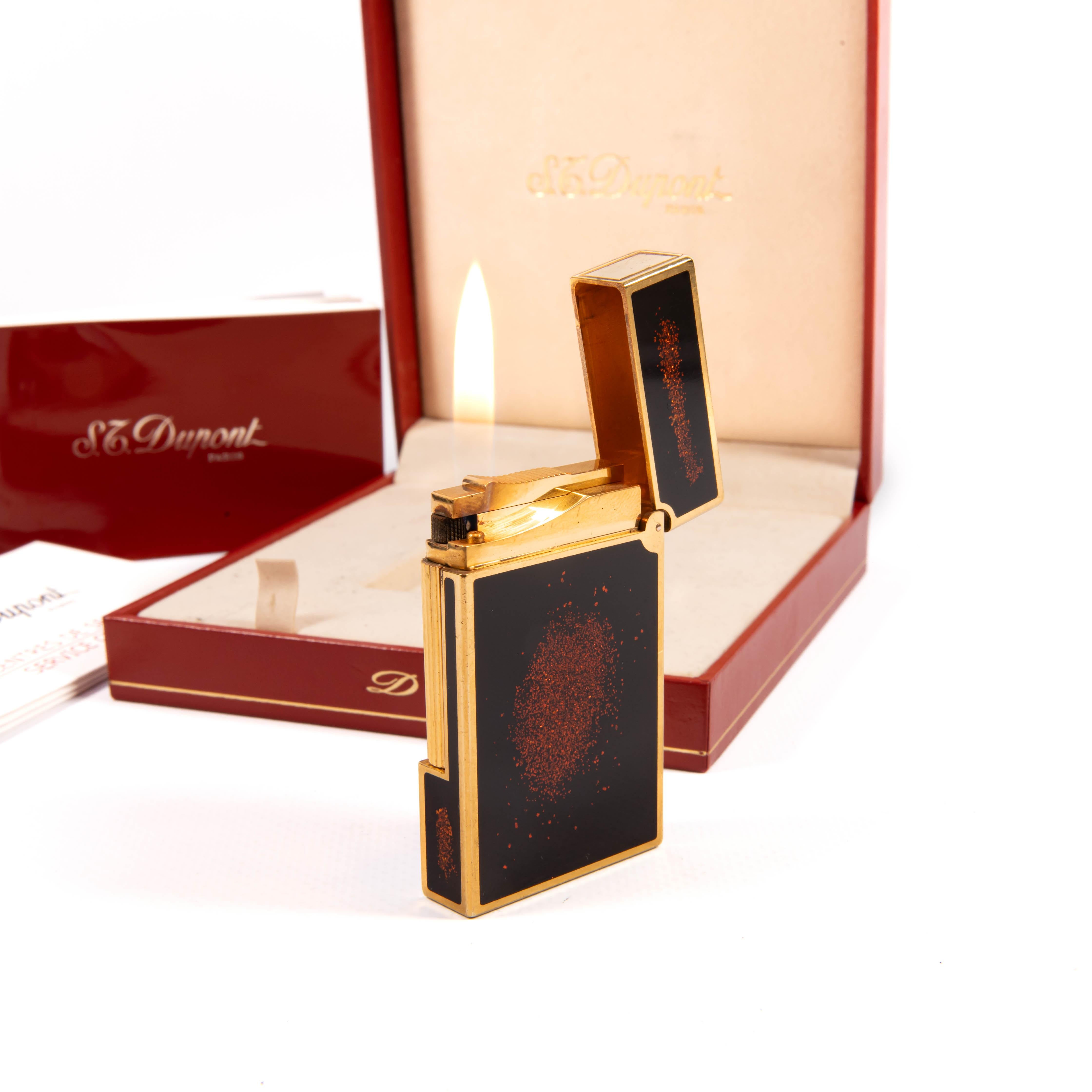S.T. laqué Vintage DUPONT Ligne 2 Regular Lighter Gold Dust in Box 1990 en vente 4