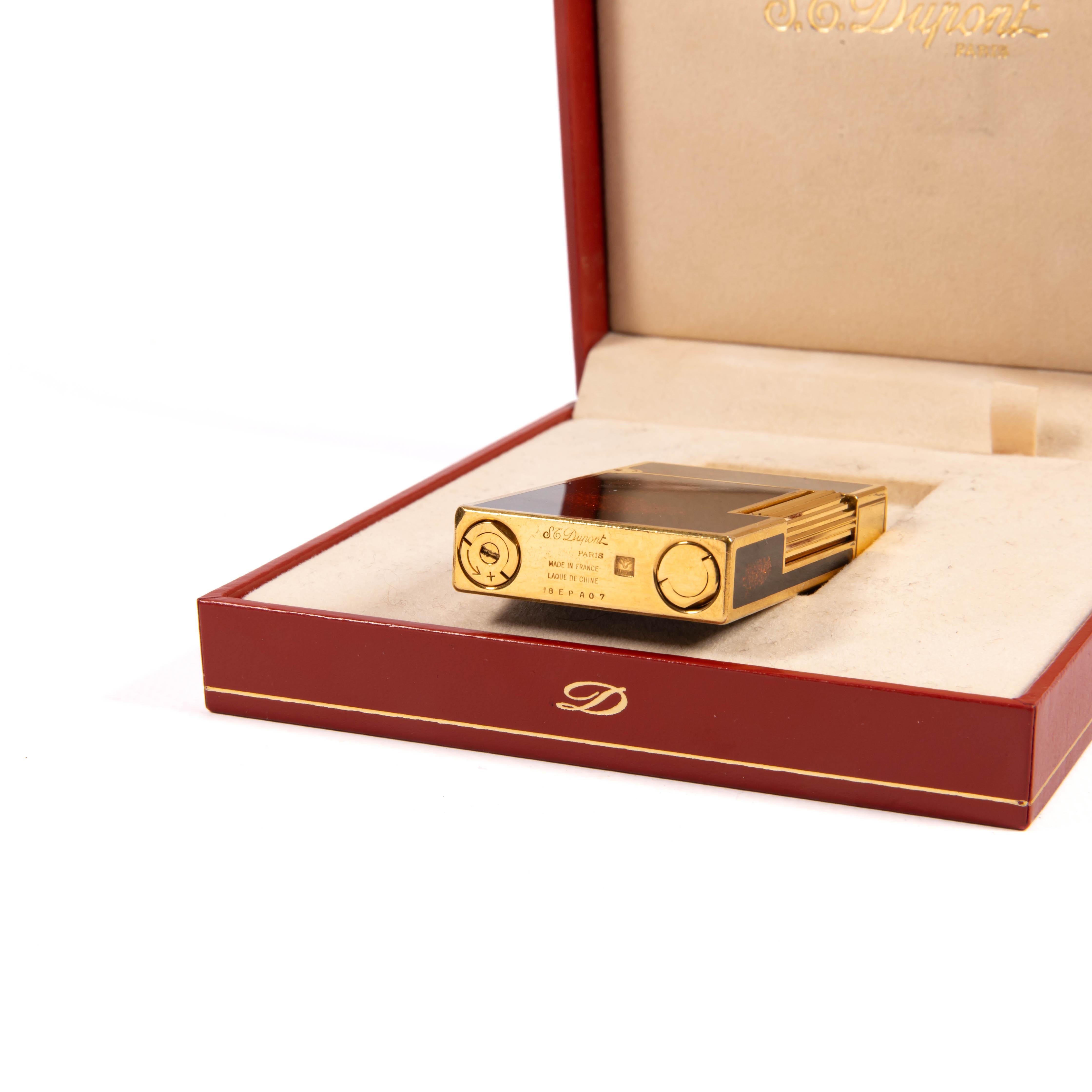 S.T. laqué Vintage DUPONT Ligne 2 Regular Lighter Gold Dust in Box 1990 en vente 5