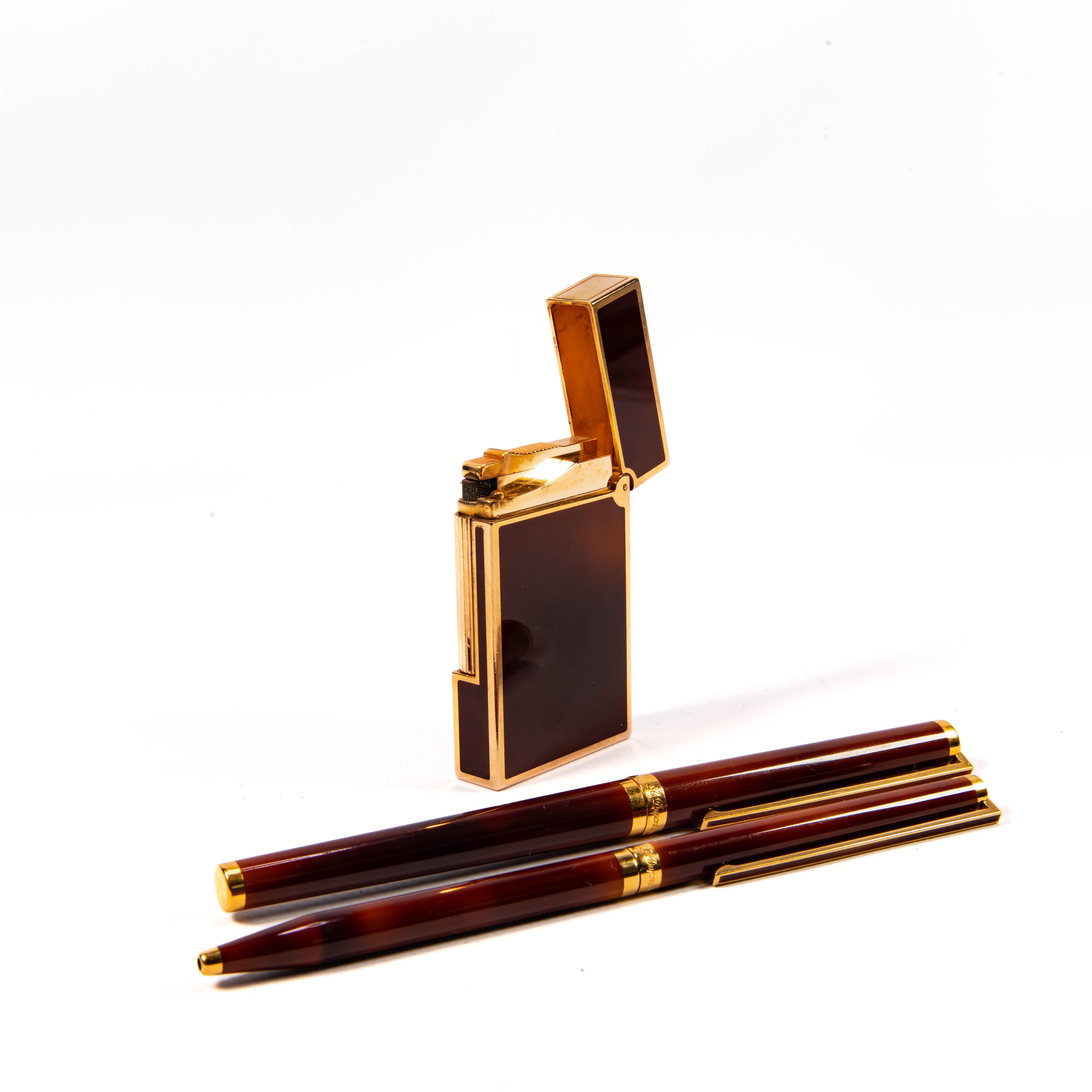 Vintage Lacquered S.T. DUPONT Ligne 2 Regular Lighter Set with Matching Pens 90s In Good Condition For Sale In DELFT, NL