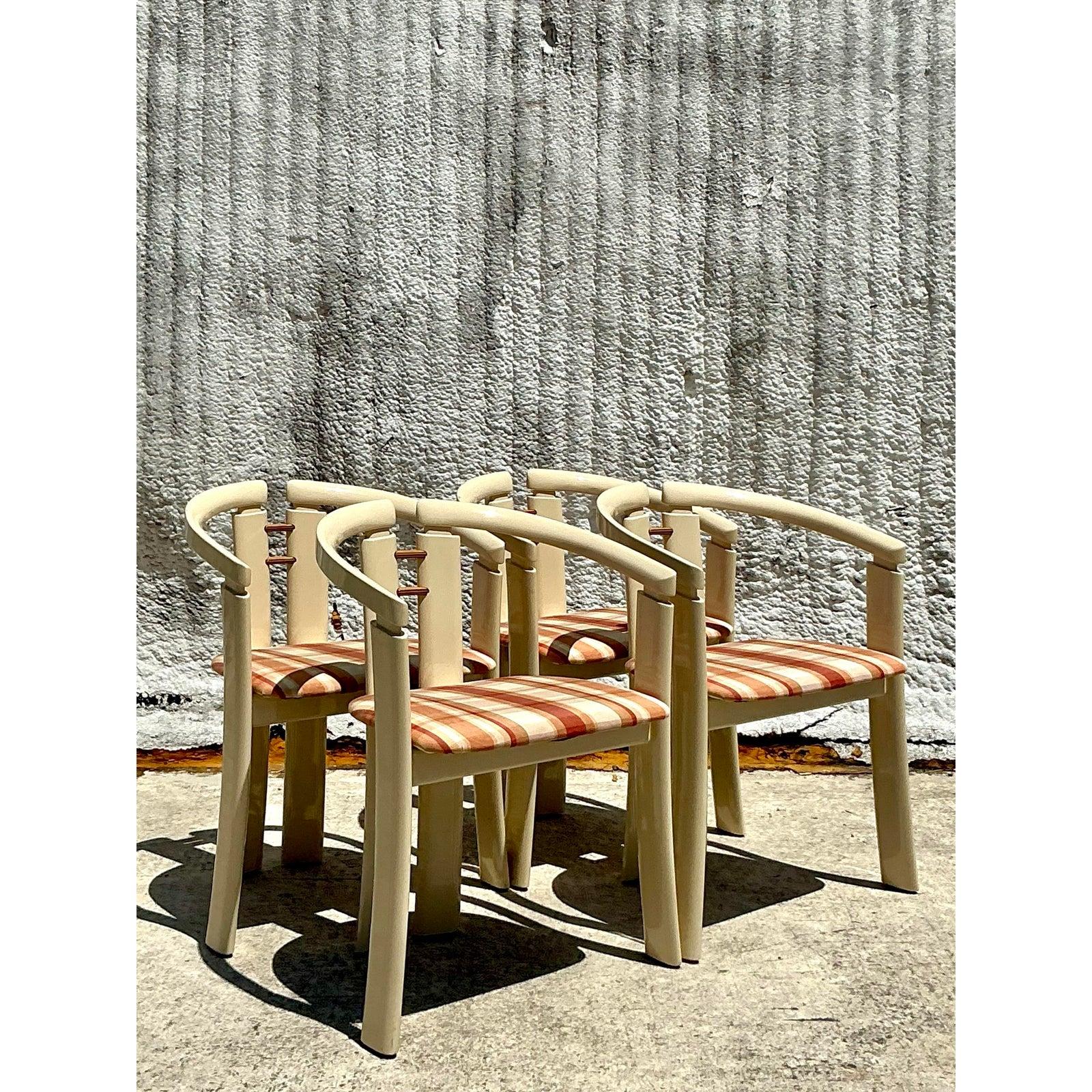 XX secolo Sedie a Vasca Laccate Vintage - Set di 4 in vendita