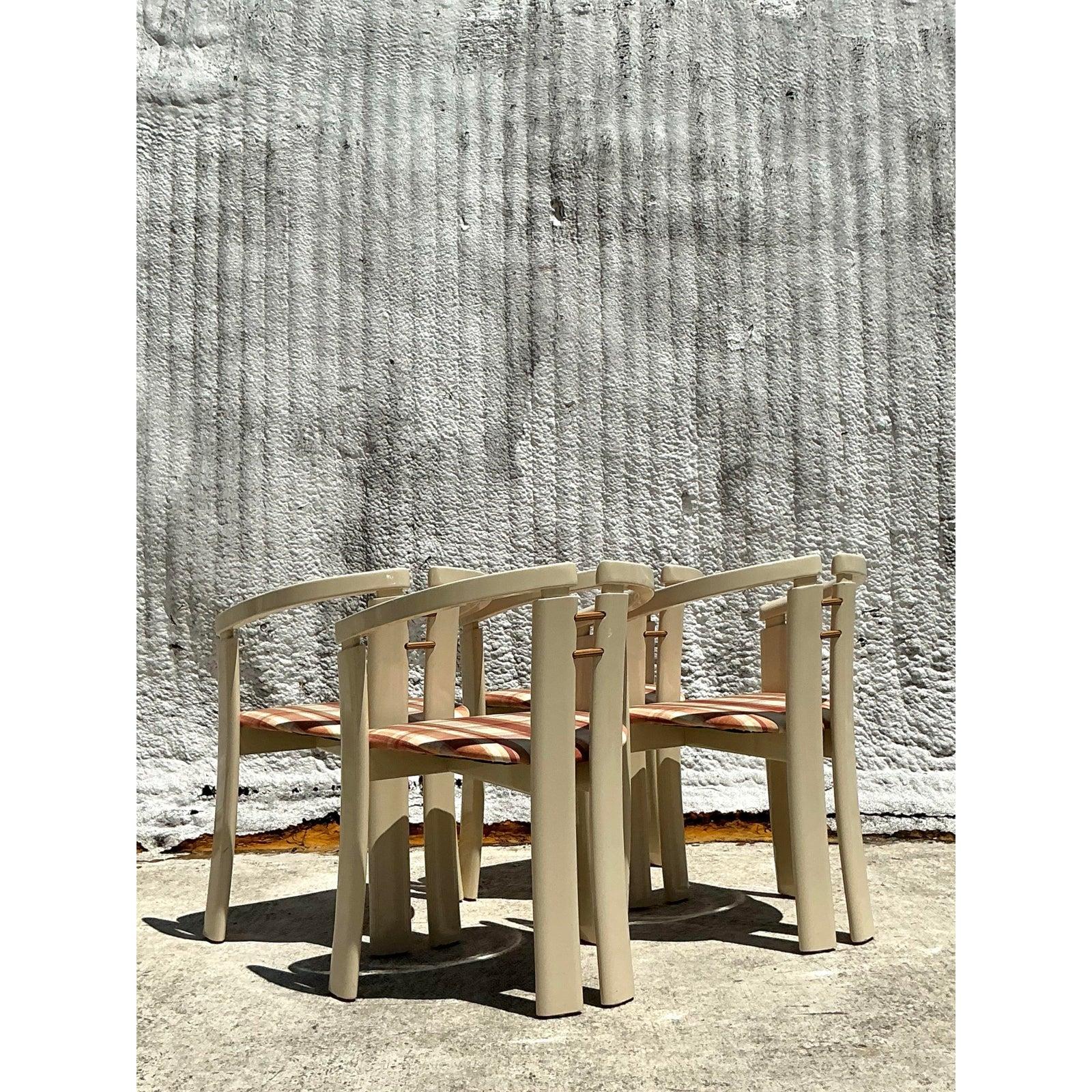 Sedie a Vasca Laccate Vintage - Set di 4 in vendita 1